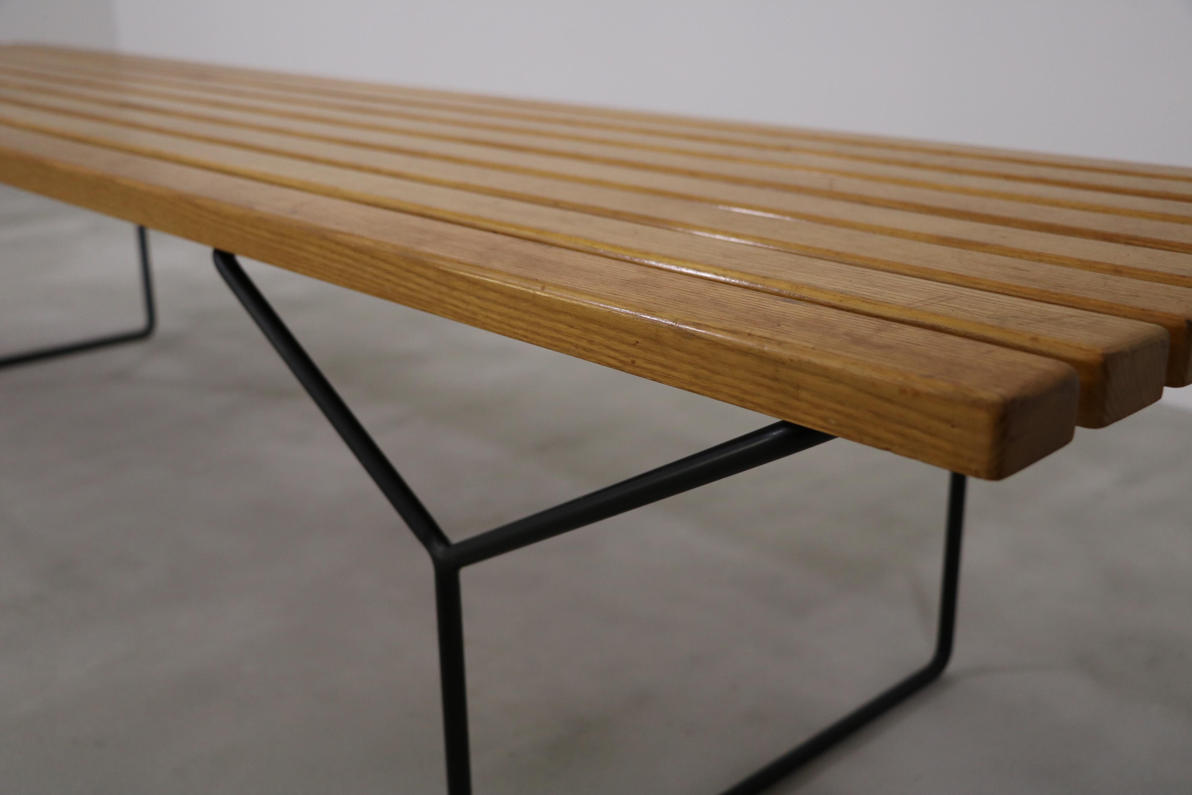 Slat Bench by Harry Bertoia Model 400 for Knoll International Wood Teak 1960 In Good Condition In Köln, NRW