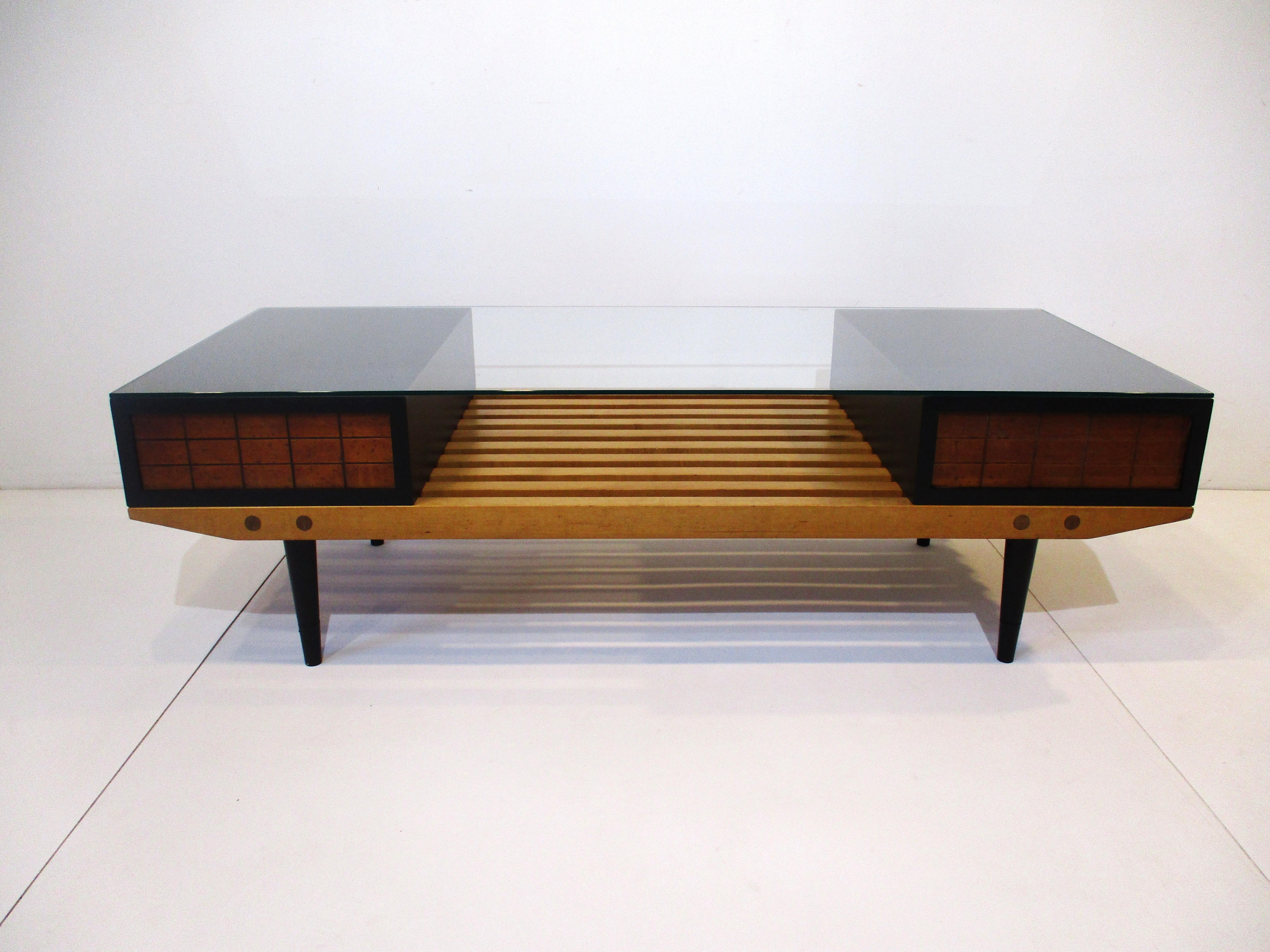 George Nelson styled Slat Wood / Glas Mid Century Couchtisch (amerikanisch) im Angebot
