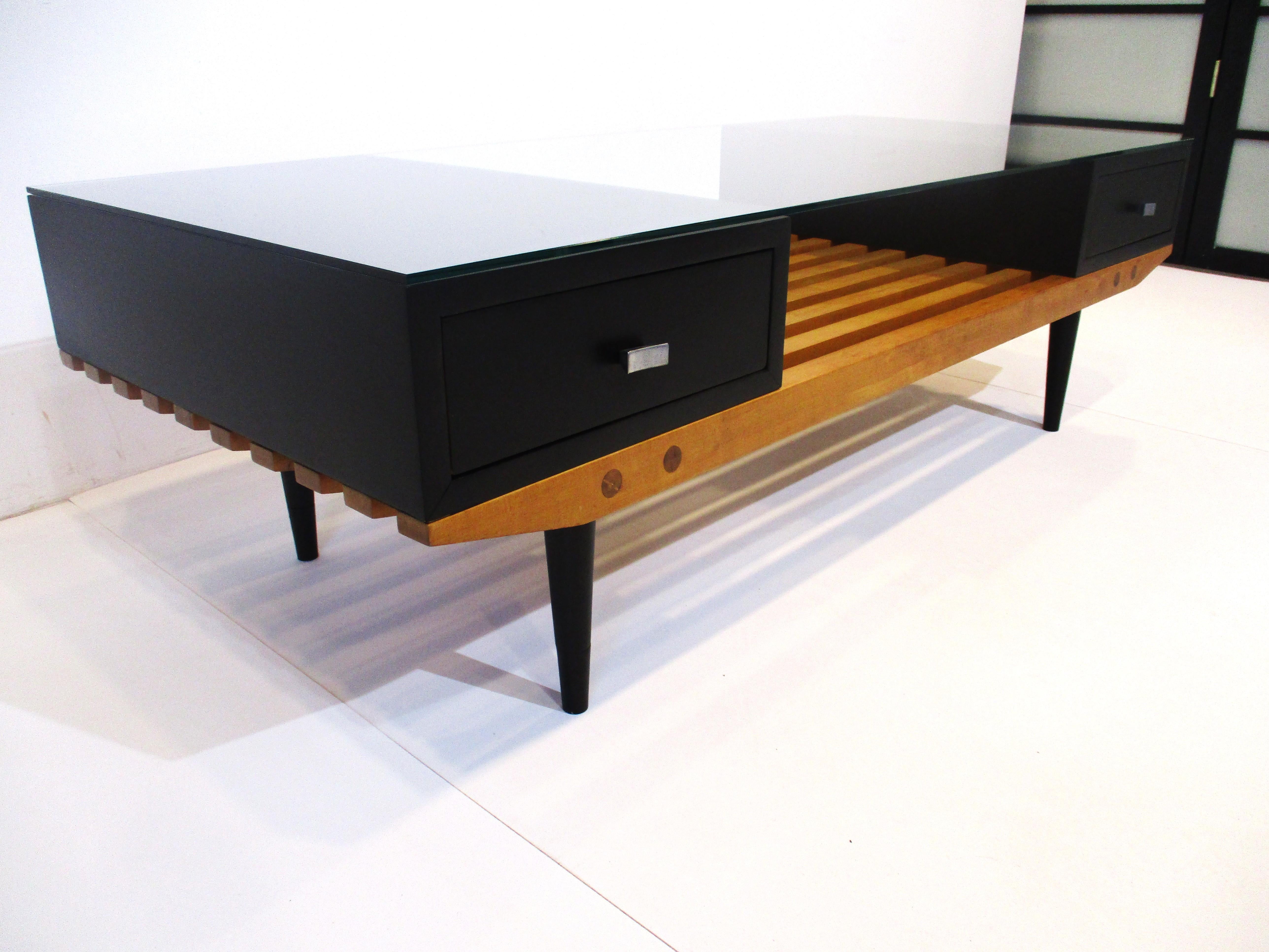 George Nelson styled Slat Wood / Glas Mid Century Couchtisch im Angebot 1