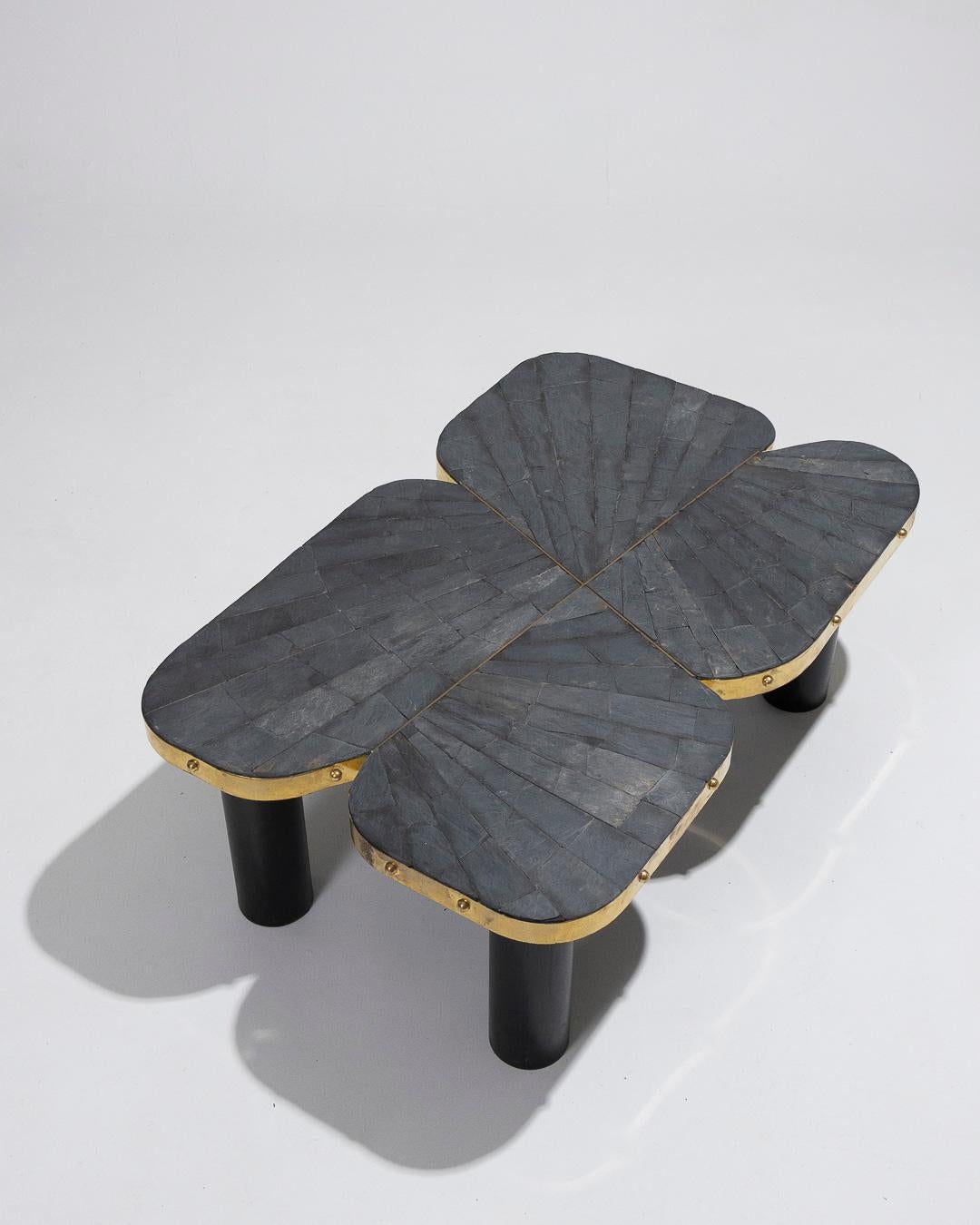 Laiton Table basse en ardoise et laiton, années 1990 en vente