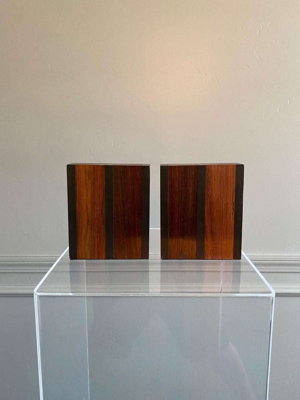 bookends near me