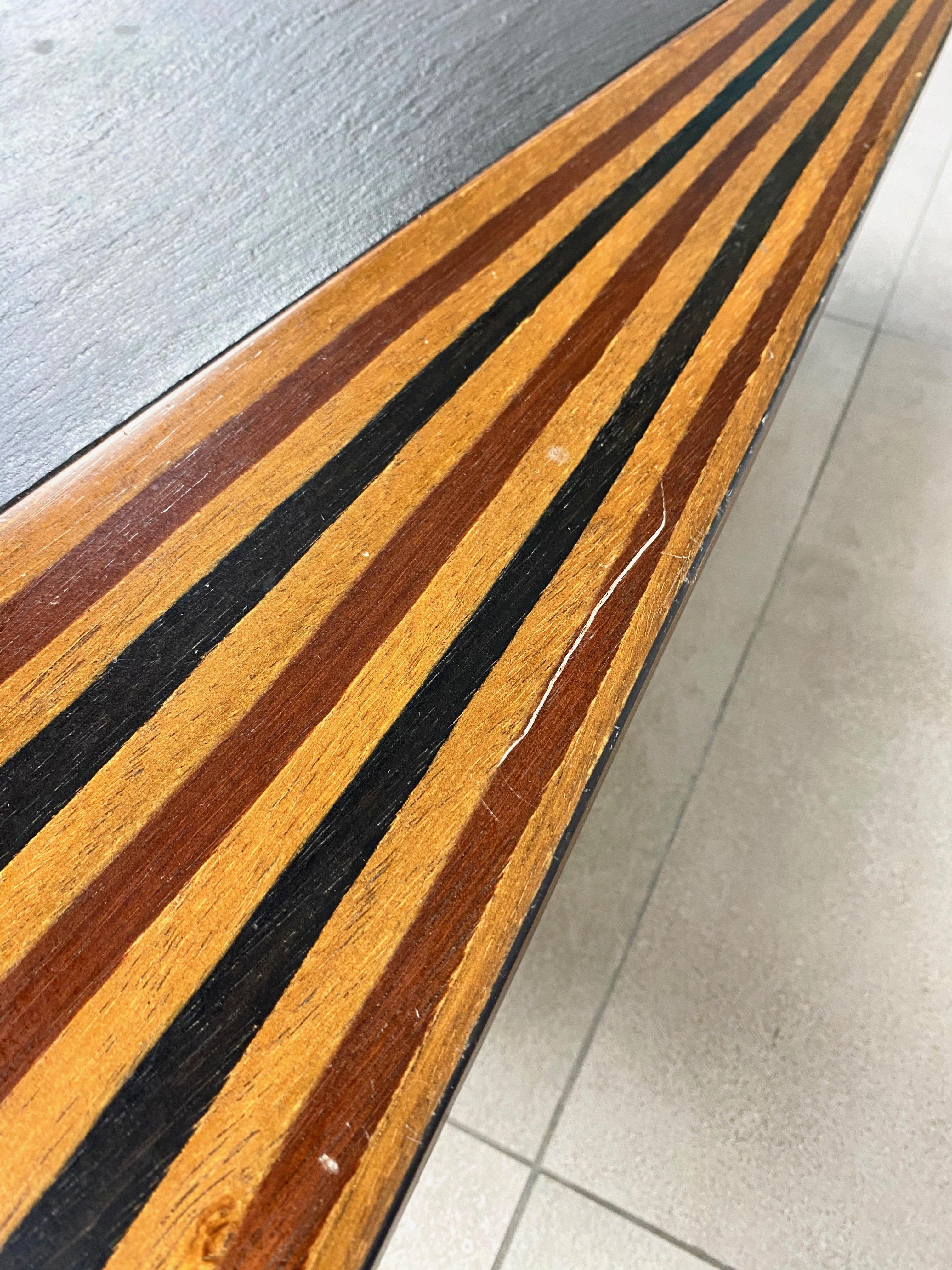 Niedriger Couchtisch aus Schiefer und Holz im Tobia Scarpa-Stil, Italien, 1980er Jahre im Angebot 5