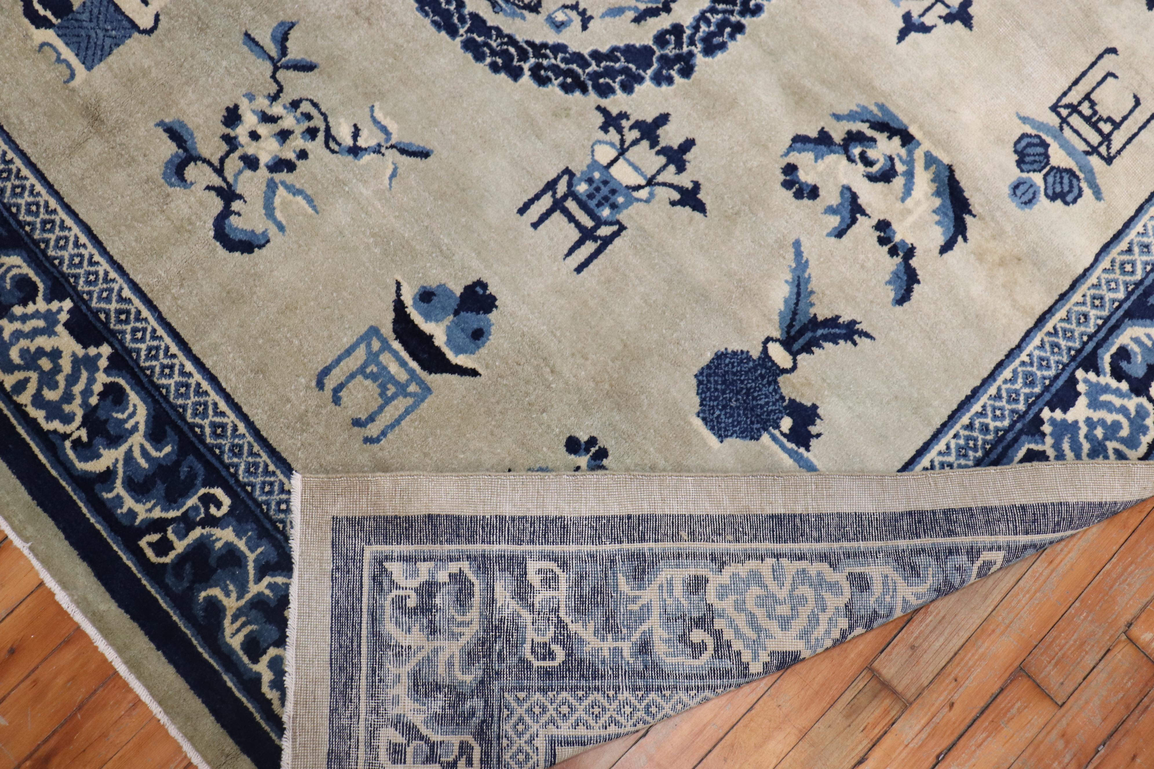 Chinesischer quadratischer Teppich aus Schieferblau (Volkskunst) im Angebot