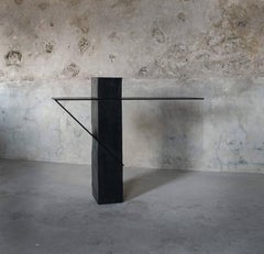 Console en ardoise noire avec plateau horizontal en verre fumé de Frederic Saulou