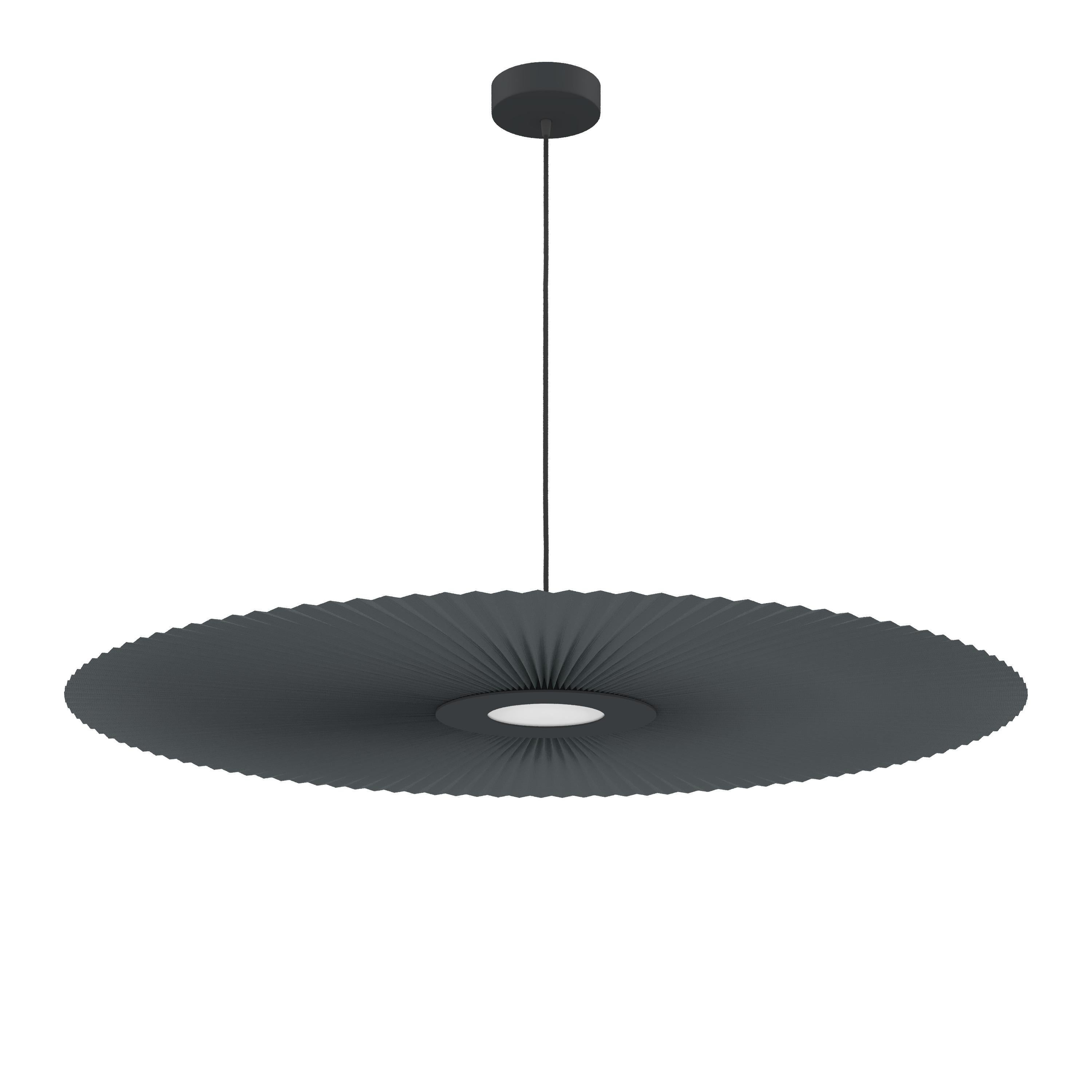 Lampada a sospensione Carmen grigio ardesia L 120 di HARTO
Dimensioni: L 120 x P 3,2 x H 120 cm. 
Materiali: Tessuto laminato su PET: 1 lato 100% poliestere / 1 lato 100% cotone, Metallo verniciato. 
Peso: 3 kg

Carmen è un oggetto di pura bellezza.