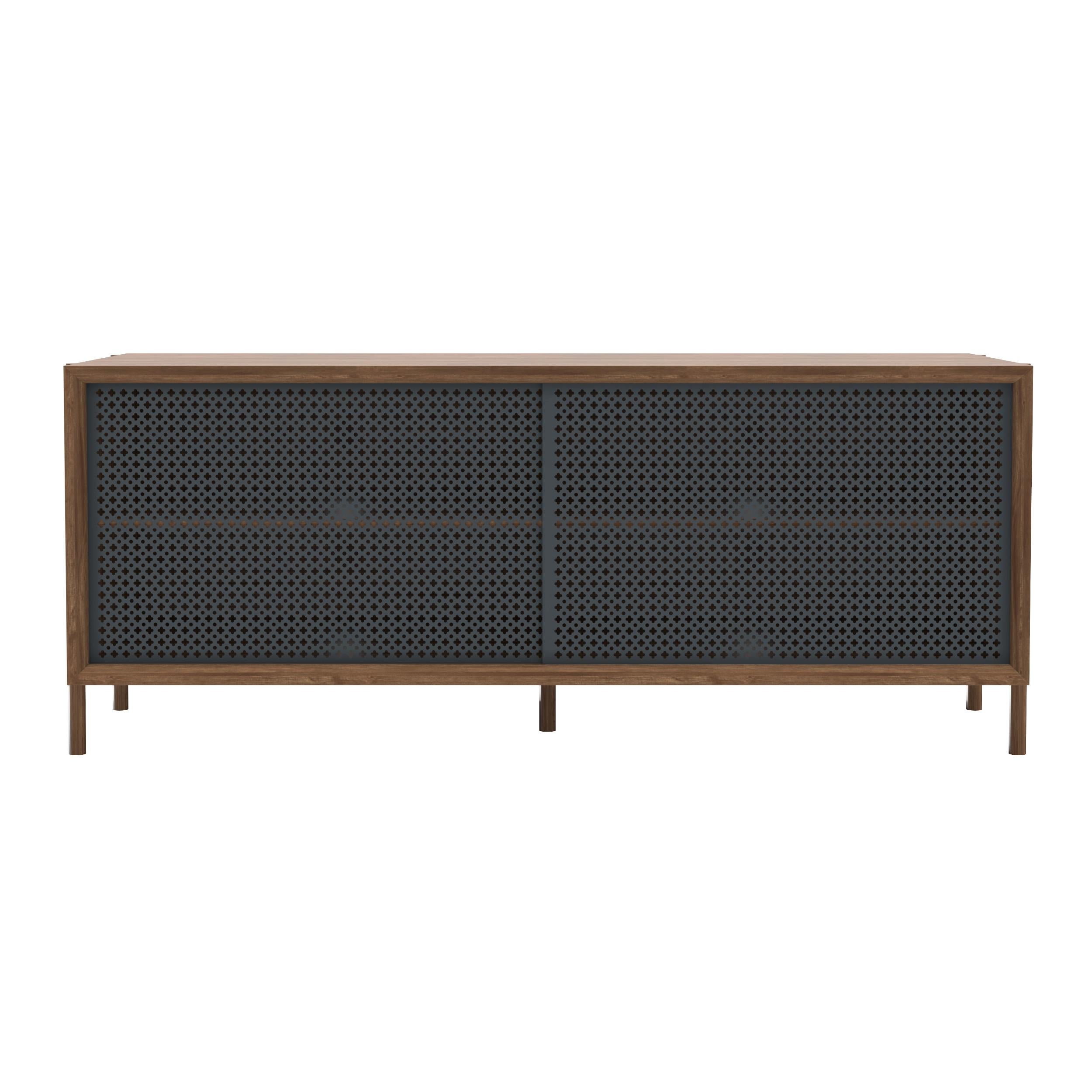 Credenza Gabin in metallo grigio ardesia 122 cm Nature Walnut di HARTO
Dimensioni: L 122 x P 45 x H 49 cm. 
Materiali: Legno massiccio, MDF impiallacciato Wood, Metallo verniciato.
Peso: 37,0 kg

Di dimensioni modeste, la credenza Gabin 122 cm è