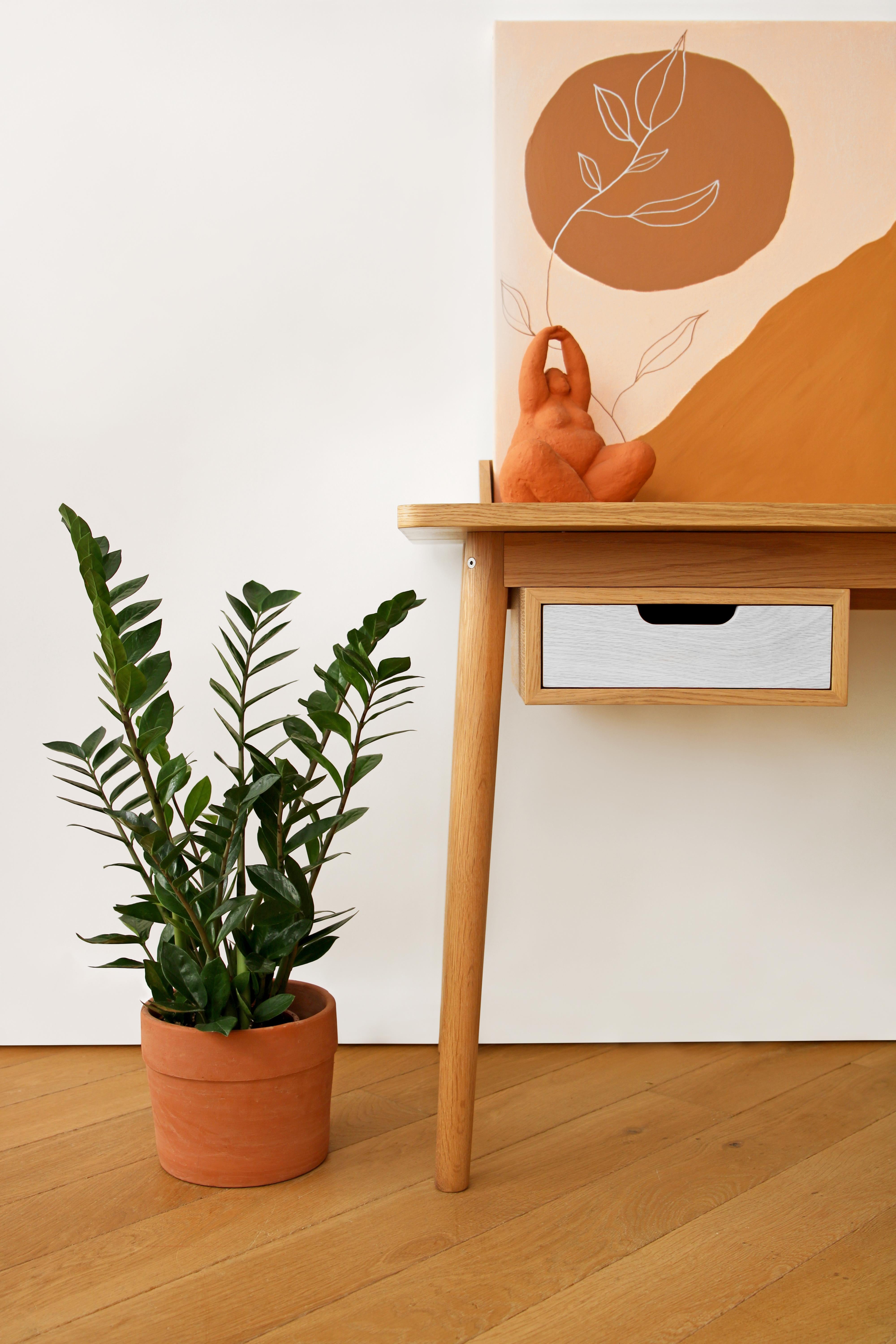 Sgabello Gustave in metallo grigio ardesia 65 cm Nature Walnut di HARTO In condizioni Nuovo in vendita a Geneve, CH