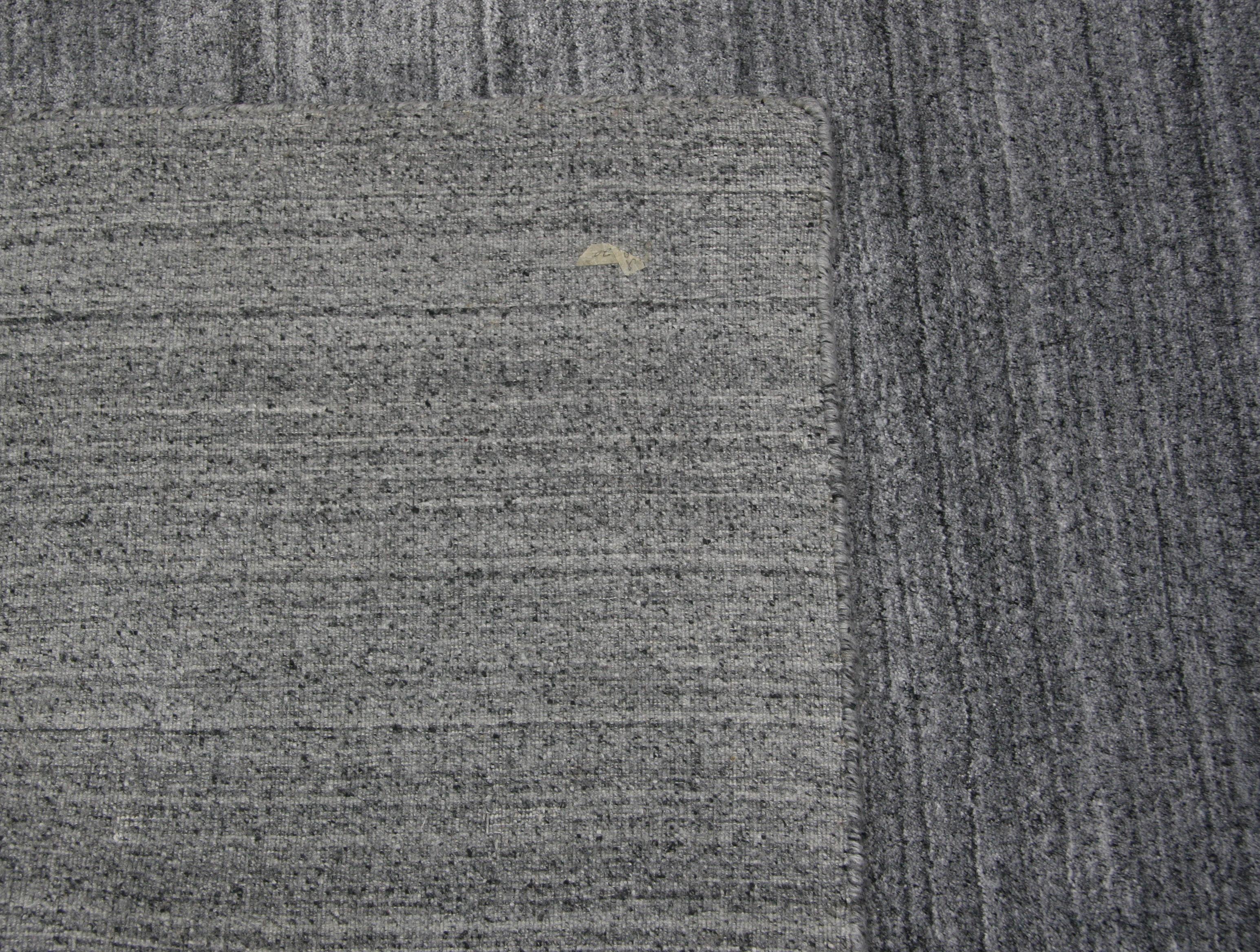 Slate Lorri Buff Wool Area Rug In New Condition In Los Angeles, CA