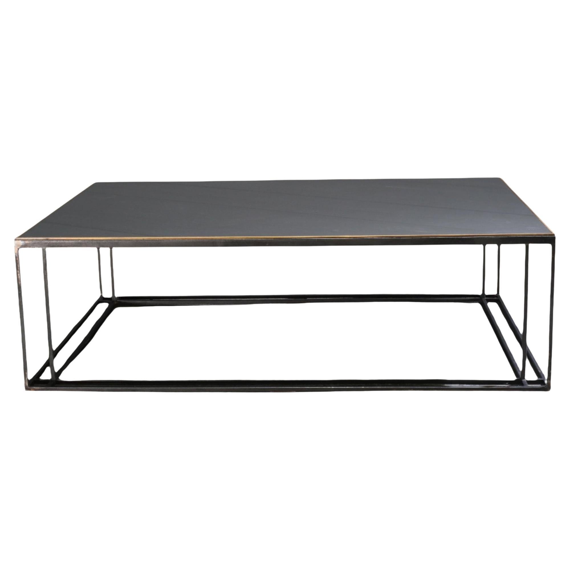 Table basse Binate de Novocastrian en vente