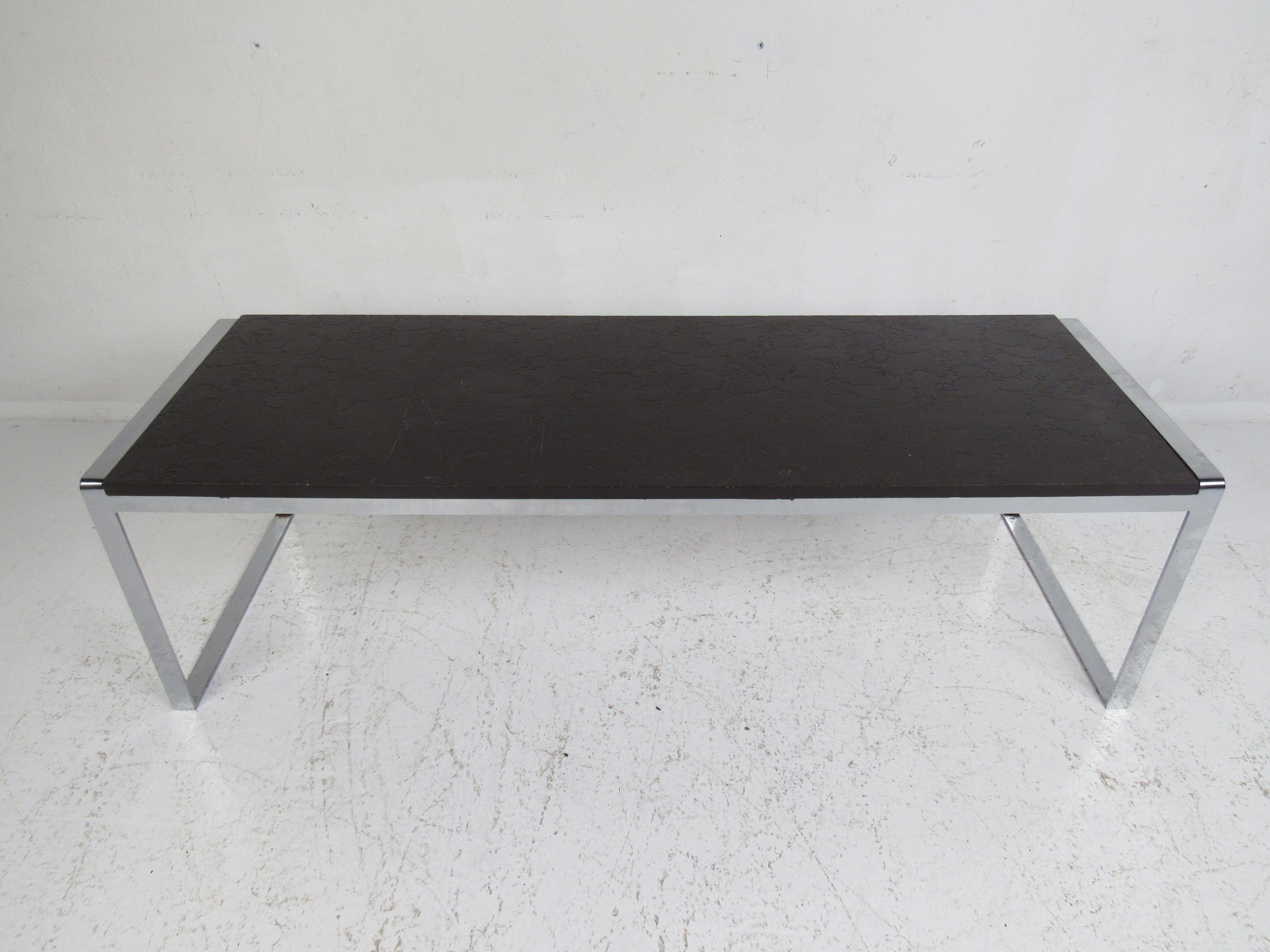 Mid-Century Modern Table basse moderne du milieu du siècle à plateau en ardoise en vente
