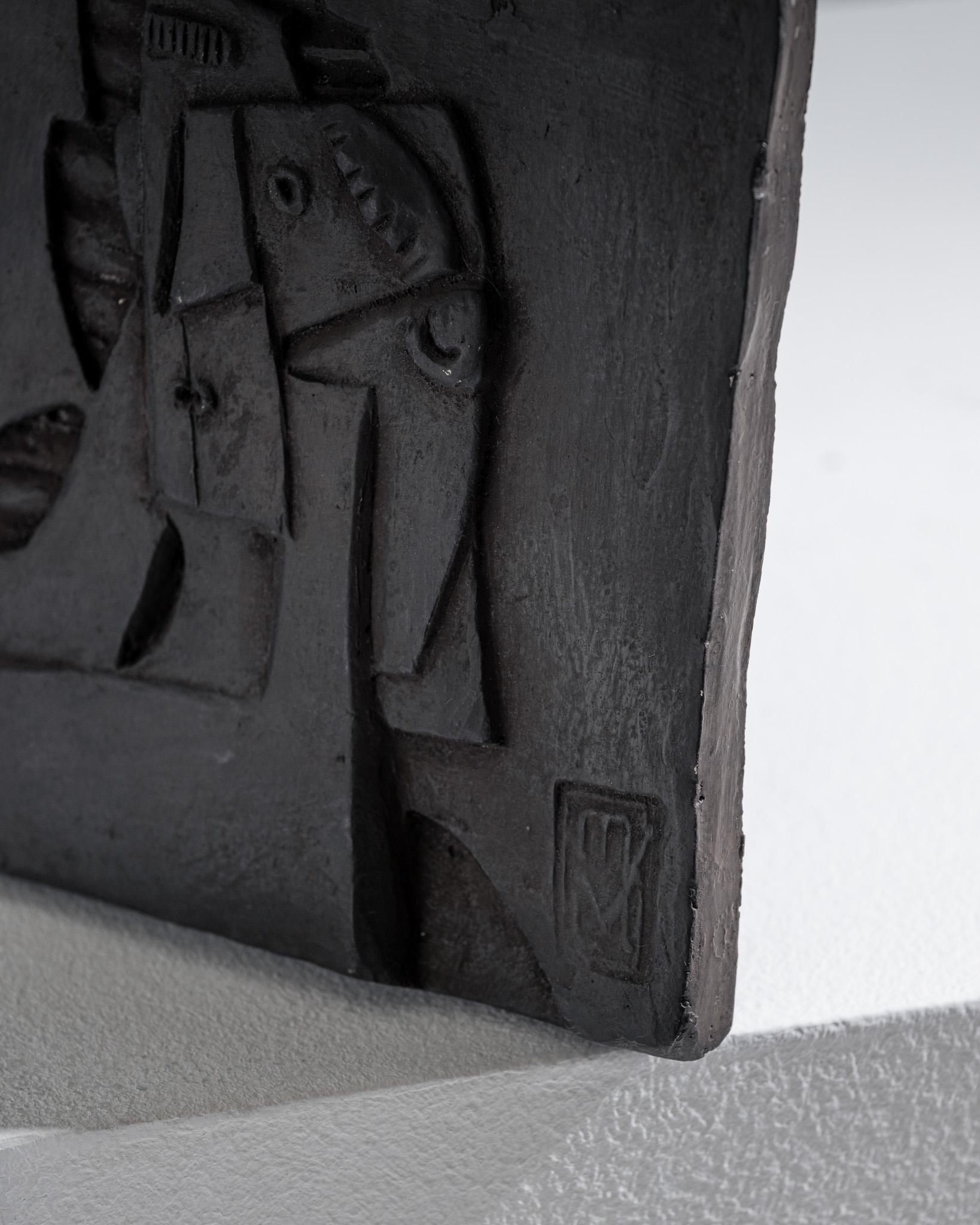 Wandtafel aus geschnitztem Schiefer, hergestellt von L'Atelier im Rahmen der Kollektion 