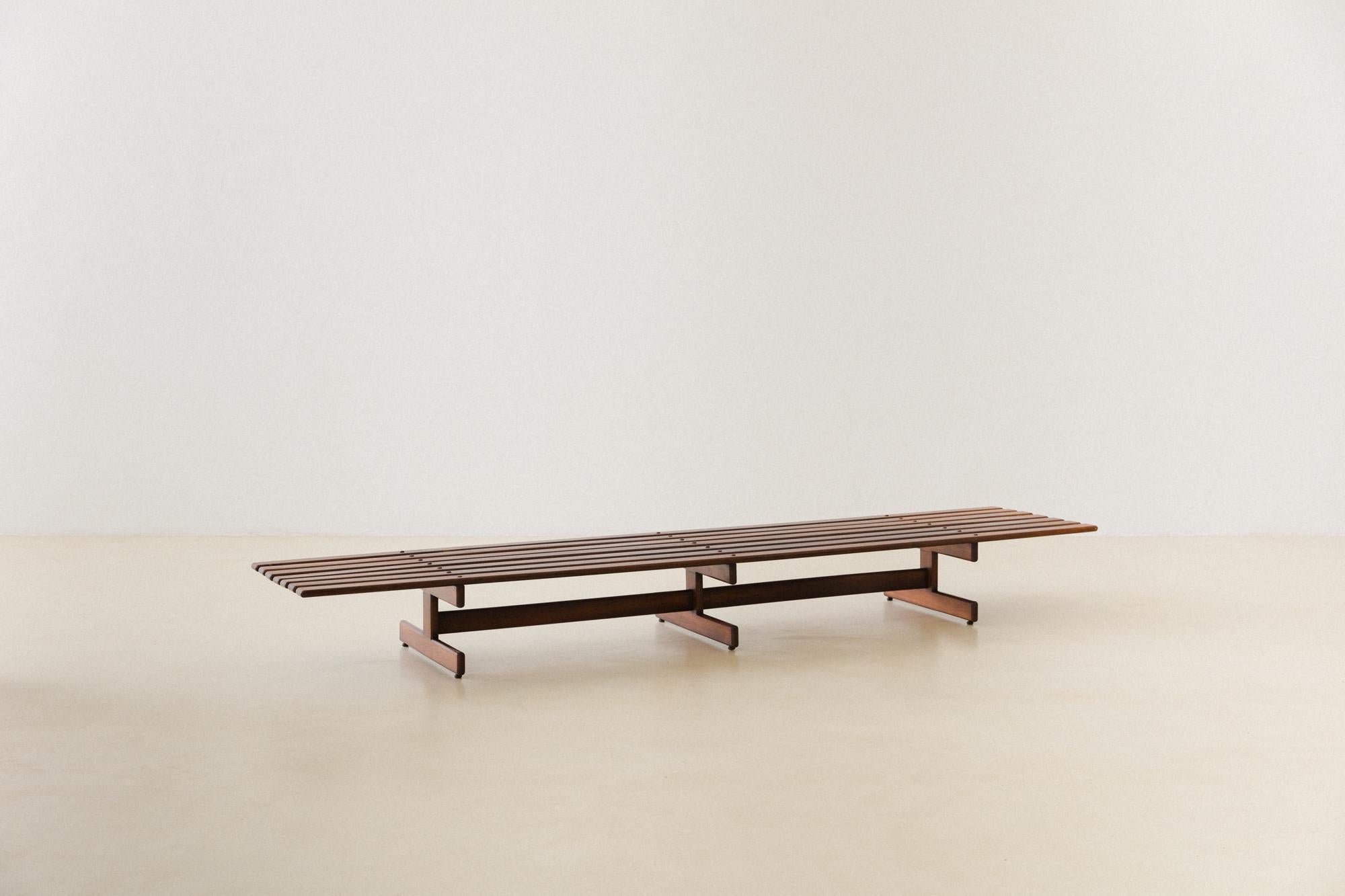 Mid-20th Century Slatted Bench in Solid Rosewood by Móveis Cantù, 1960s, Brazilian Midcentury For Sale