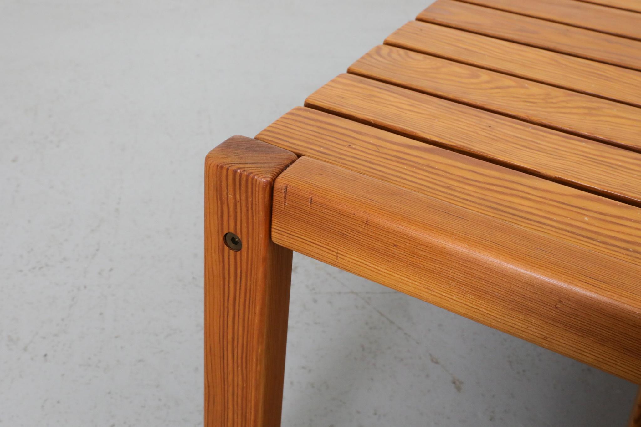 Table basse ou banc en pin à lattes, style Ilmari Tapiovaara, 1970 en vente 4
