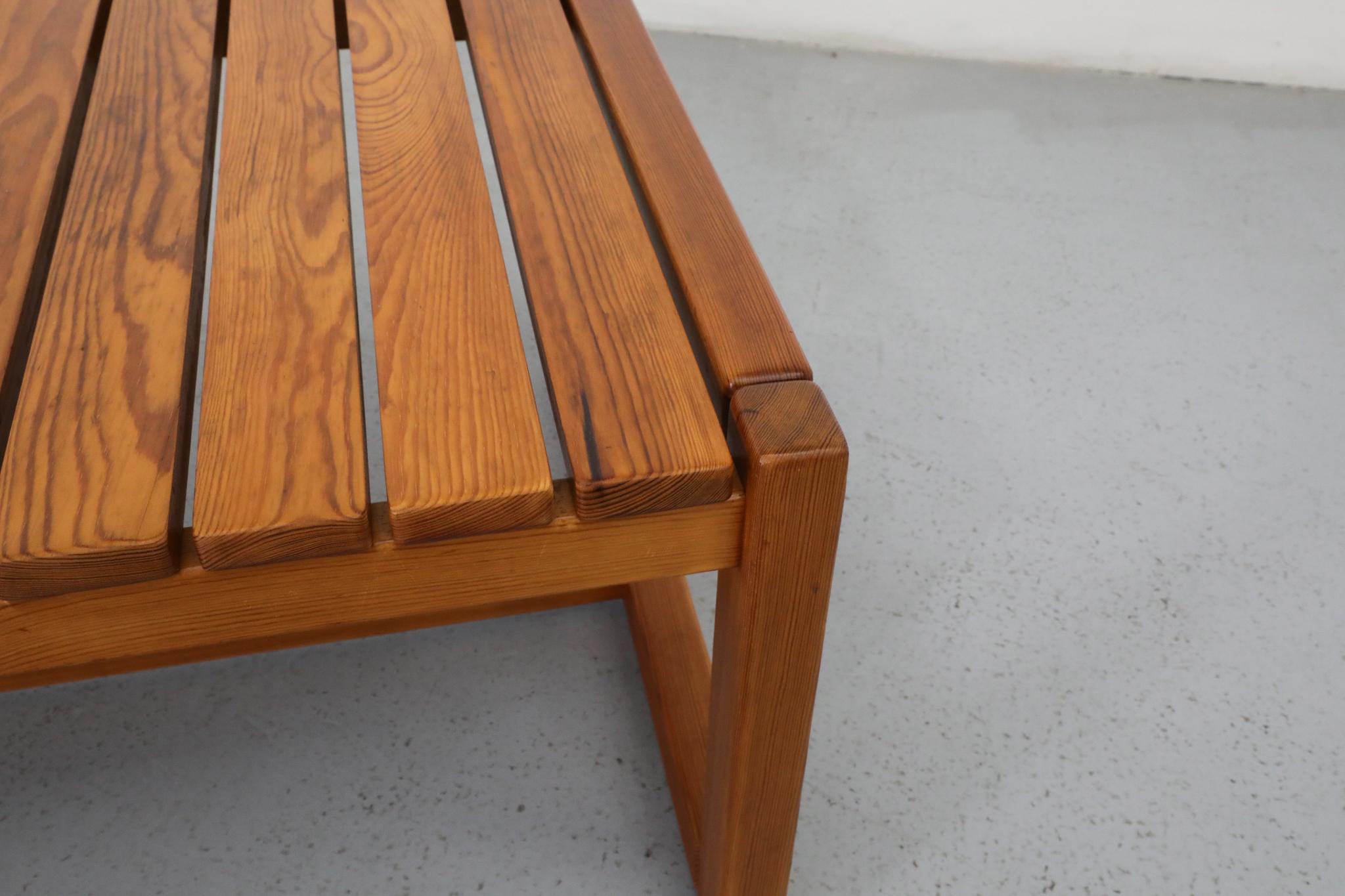 Table basse ou banc en pin à lattes, style Ilmari Tapiovaara, 1970 en vente 7