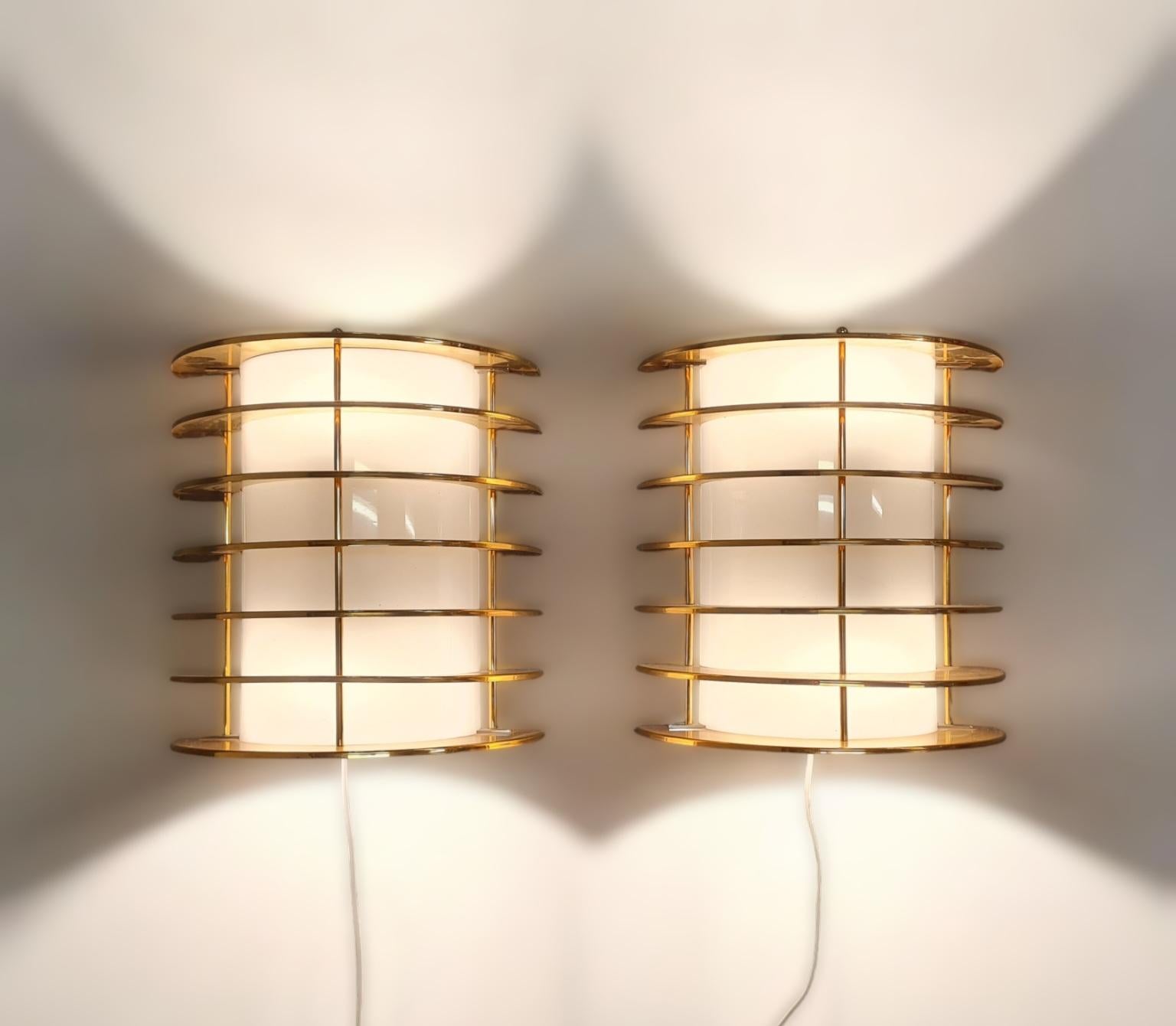 Mid-Century Modern Slatted Vintage Brass and White Acrylic Wall Scones, Precenta Finland 1970s For Sale