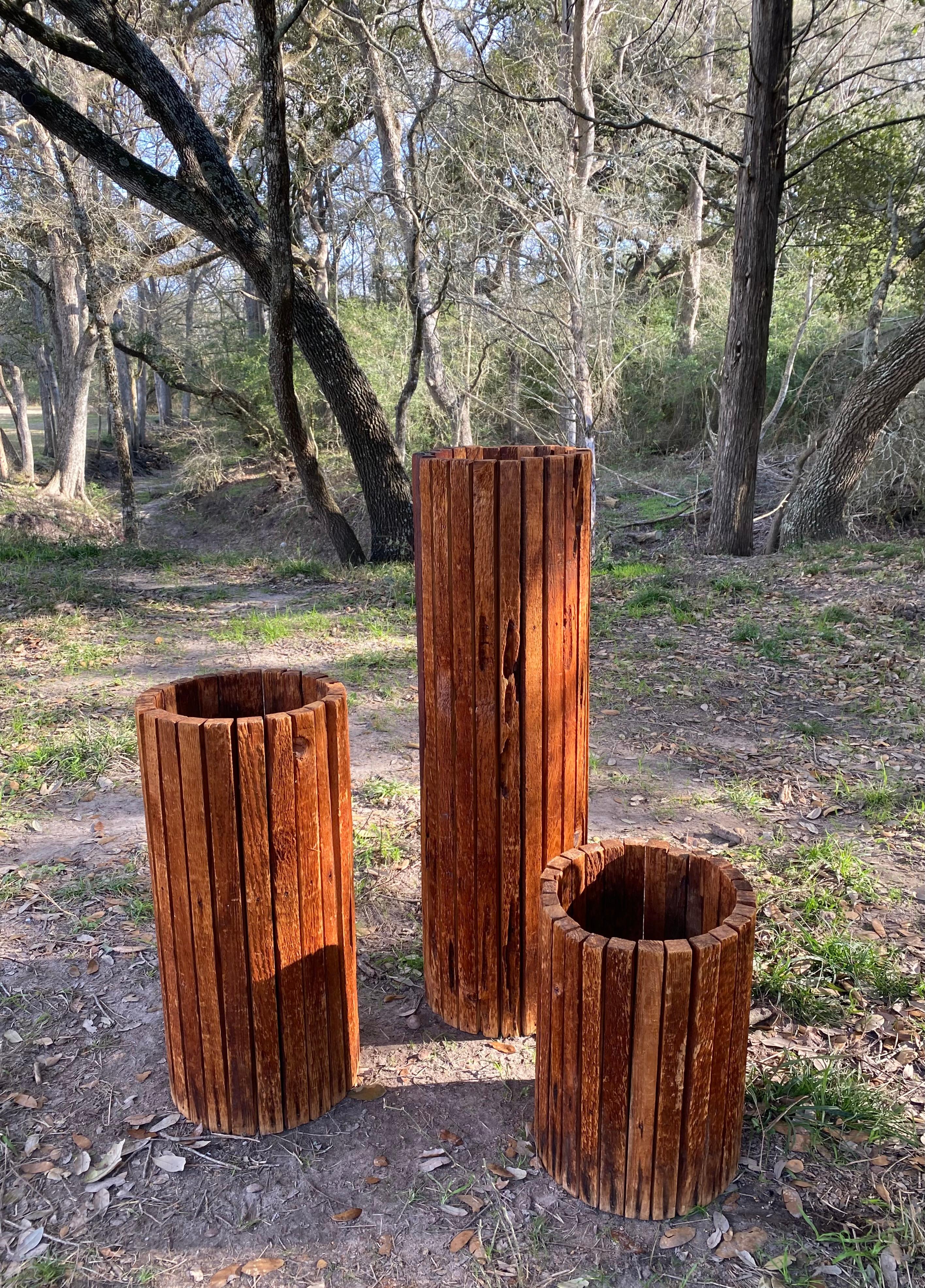 Fioriere / piedistalli in legno a doghe in stile Midcentury Modern, set da 3 In condizioni deteriorate in vendita a Round Top, TX