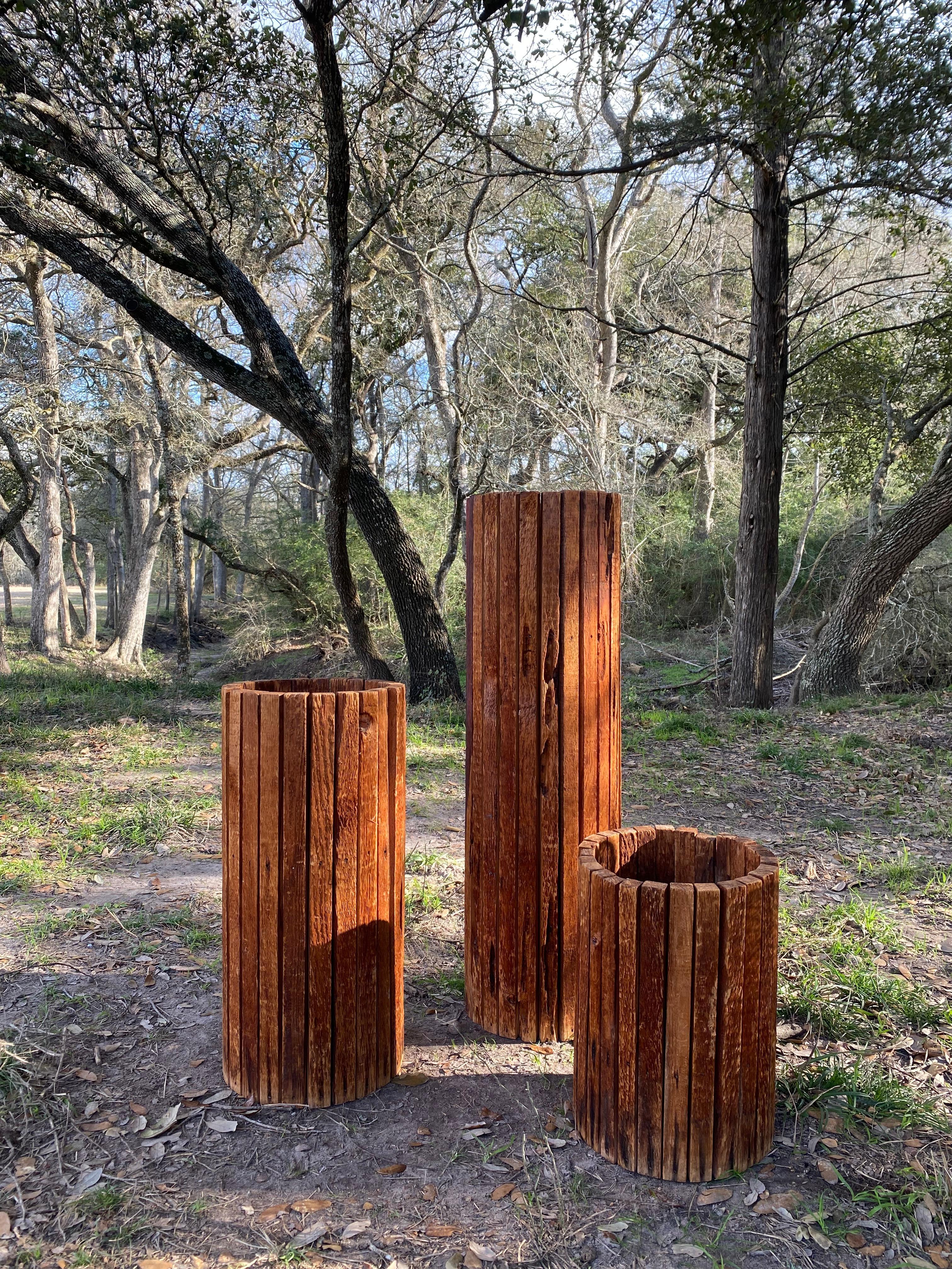 XX secolo Fioriere / piedistalli in legno a doghe in stile Midcentury Modern, set da 3 in vendita