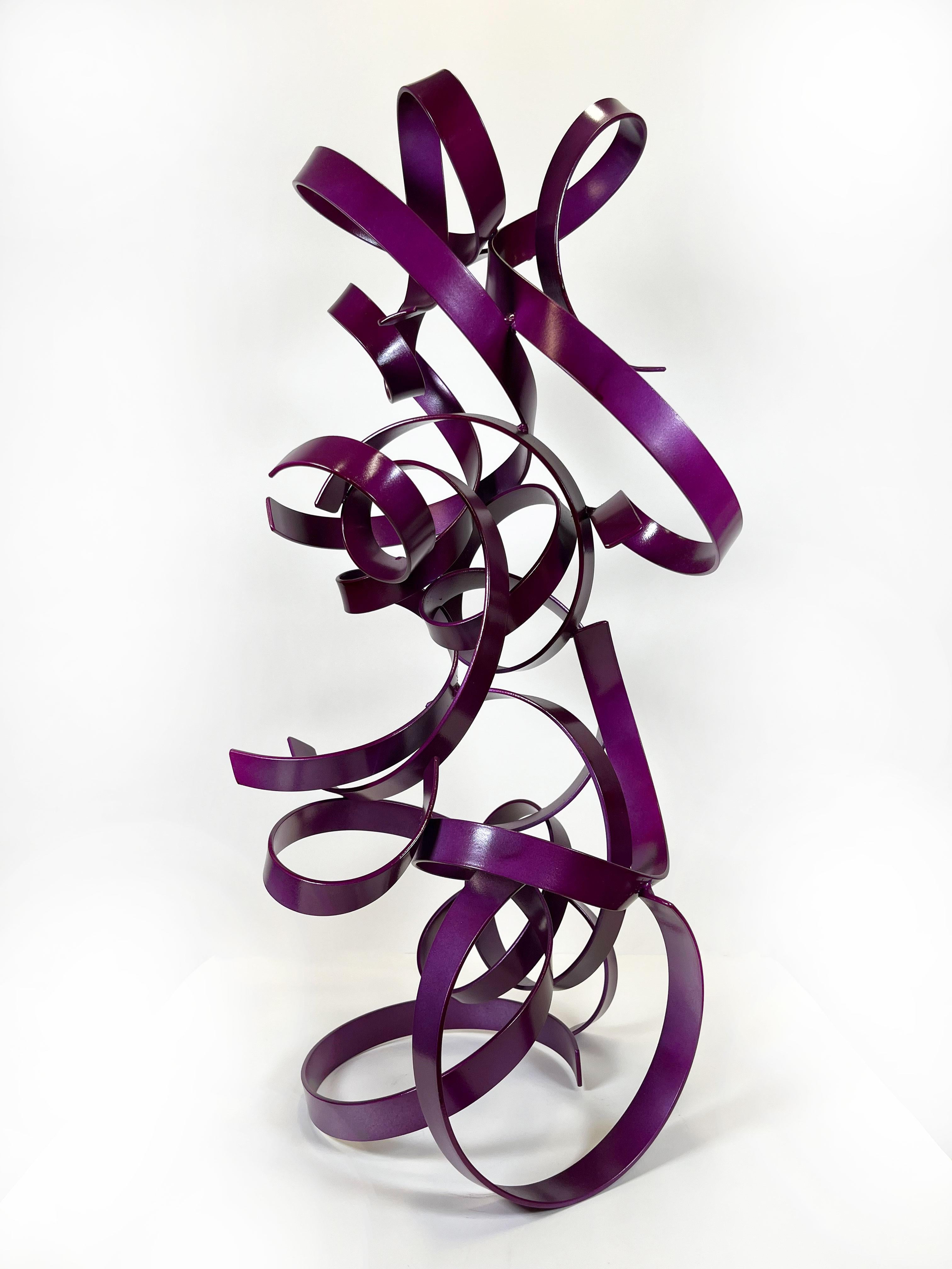 Schöne lila Chaos farbenfrohe Metall 3D-Skulptur aus gebogenem Stahl 