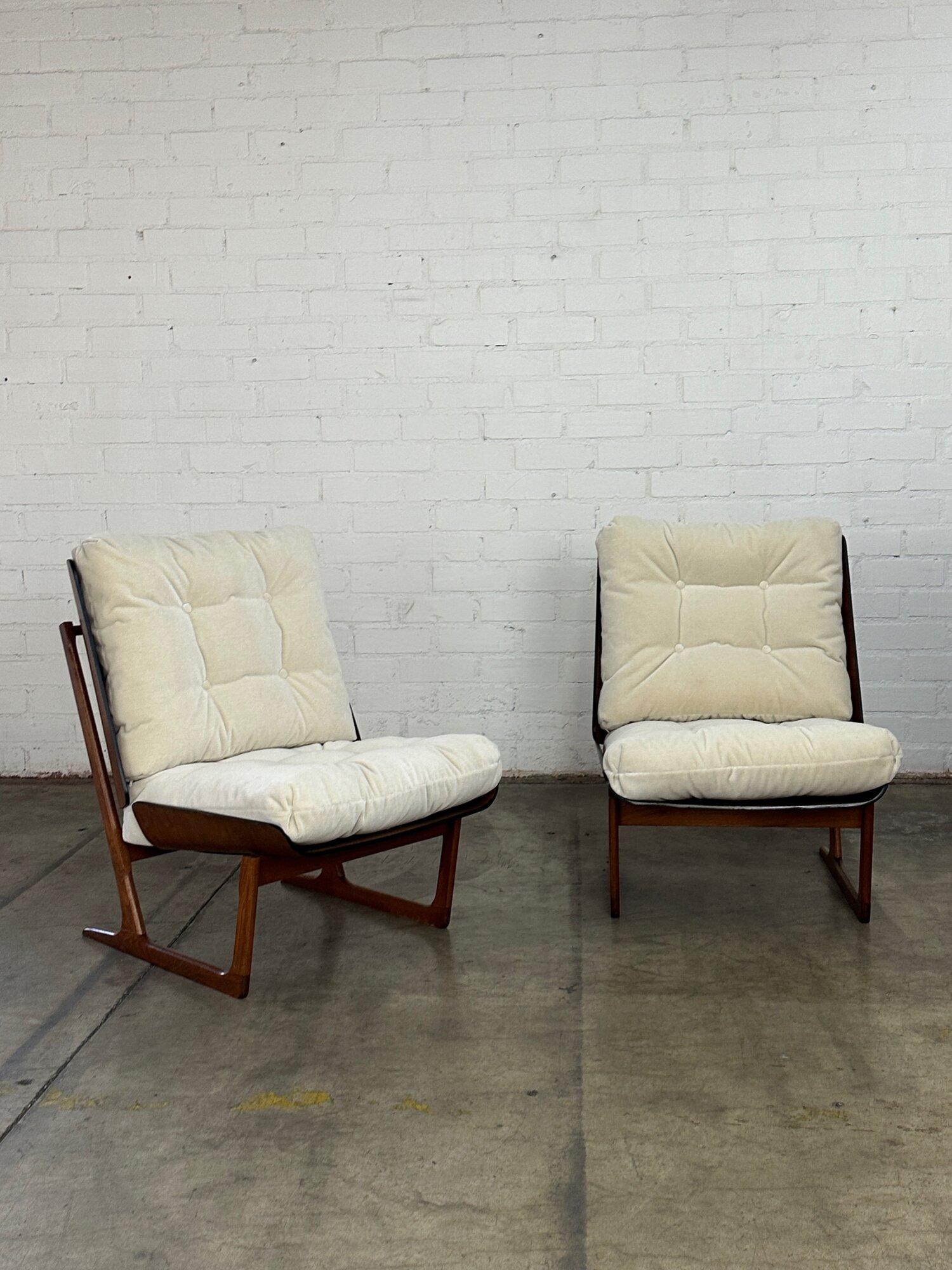 Mid-Century Modern Sled Chair by Hans Juergens for Deco House- pair For Sale