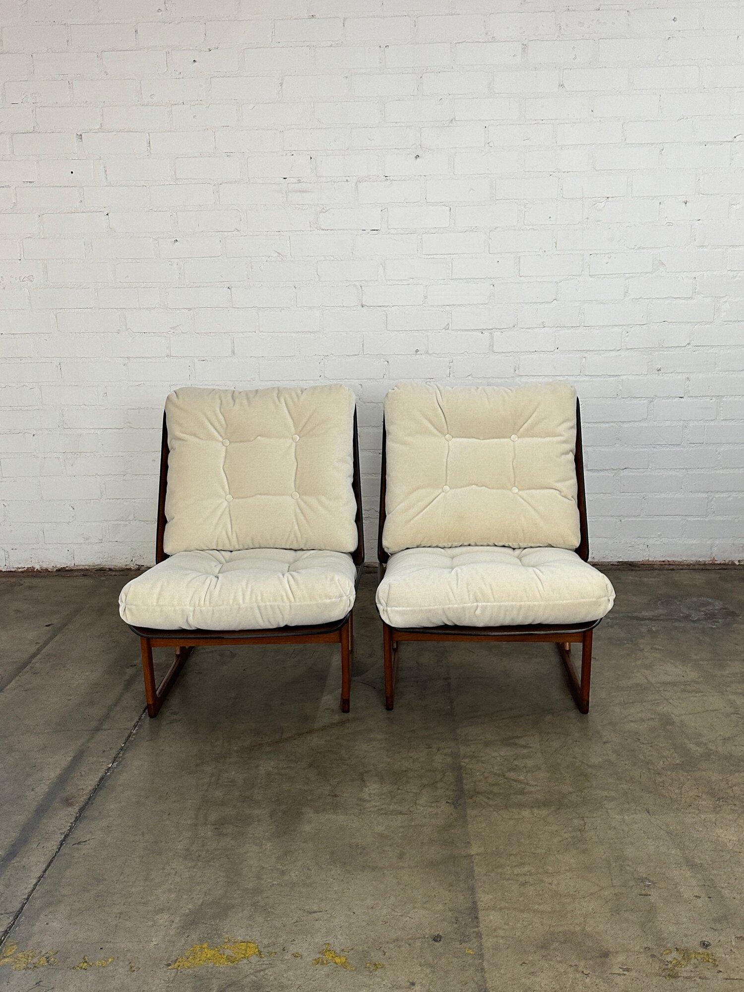 Sled Chair by Hans Juergens for Deco House- pair In Good Condition For Sale In Los Angeles, CA