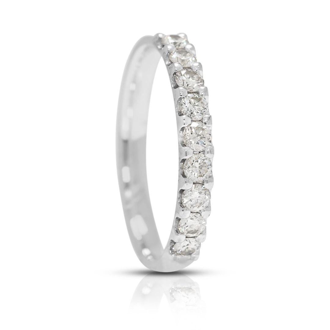 Bague élégante en or blanc 18 carats avec diamant naturel 0,27 carat Excellent état - En vente à רמת גן, IL