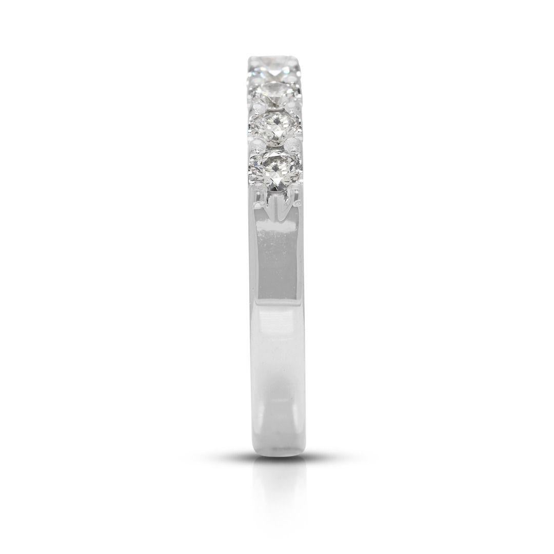 Bague élégante en or blanc 18 carats avec diamant naturel 0,27 carat Pour femmes en vente