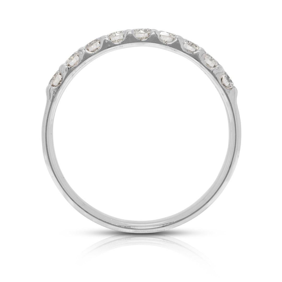 Bague élégante en or blanc 18 carats avec diamant naturel 0,27 carat en vente 1