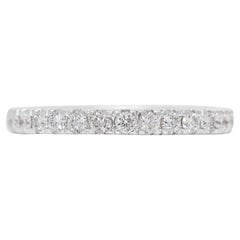 Bague élégante en or blanc 18 carats avec diamant naturel de 0,3 carats en demi-éternité