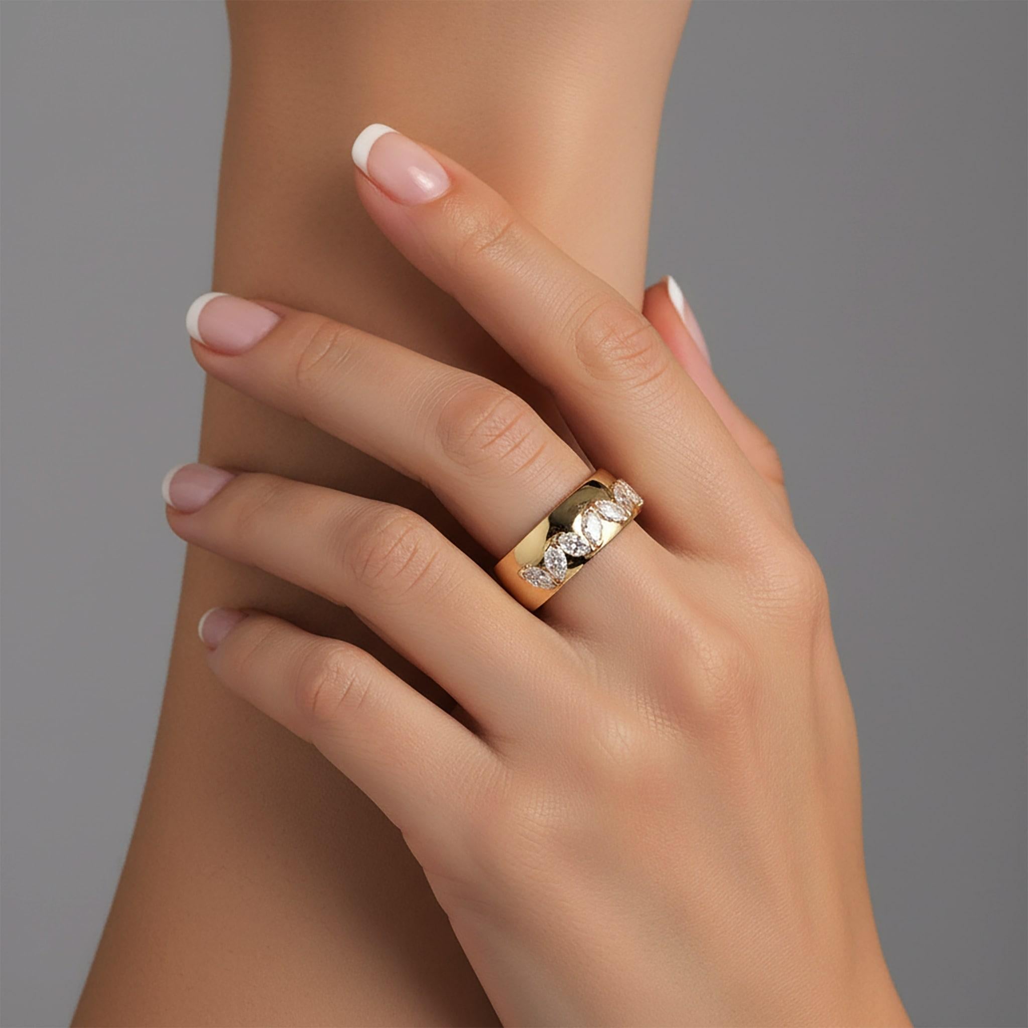 in vendita:  Elegante anello in oro giallo 14K (o 18k su richiesta) con diamante marquise 2