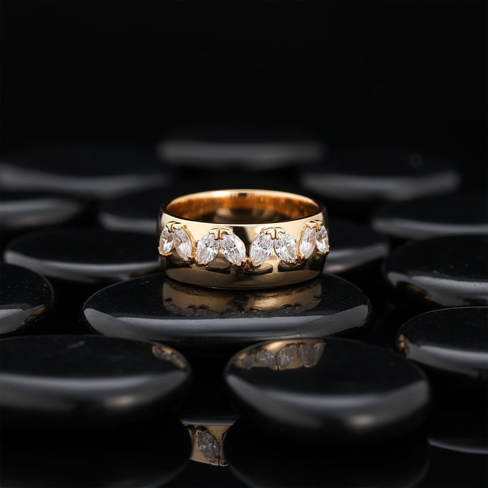 in vendita:  Elegante anello in oro giallo 14K (o 18k su richiesta) con diamante marquise 3