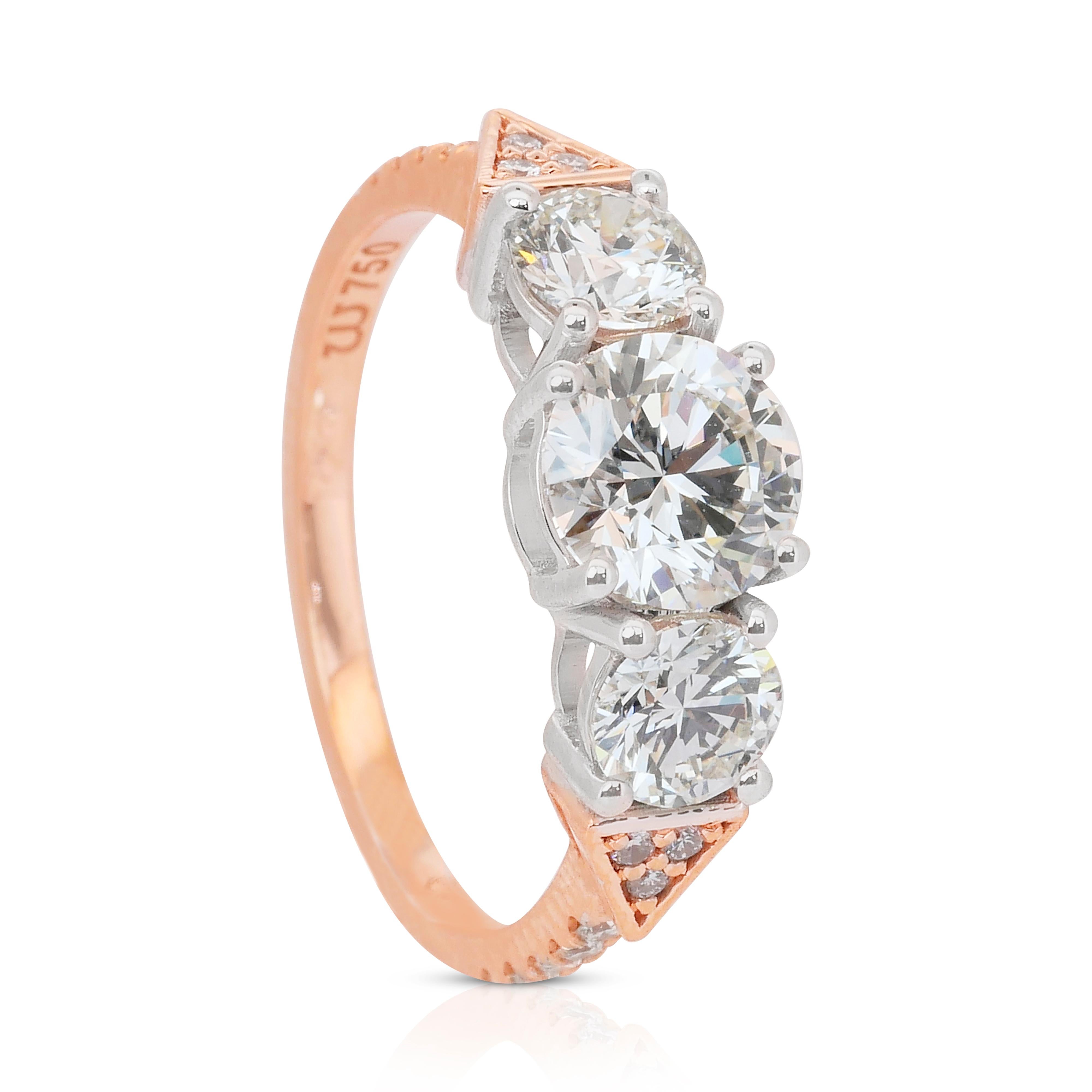 Elegante anello a tre pietre con 2,19 carati di diamanti in oro rosa e bianco 18 carati - certificato IGI in vendita 3