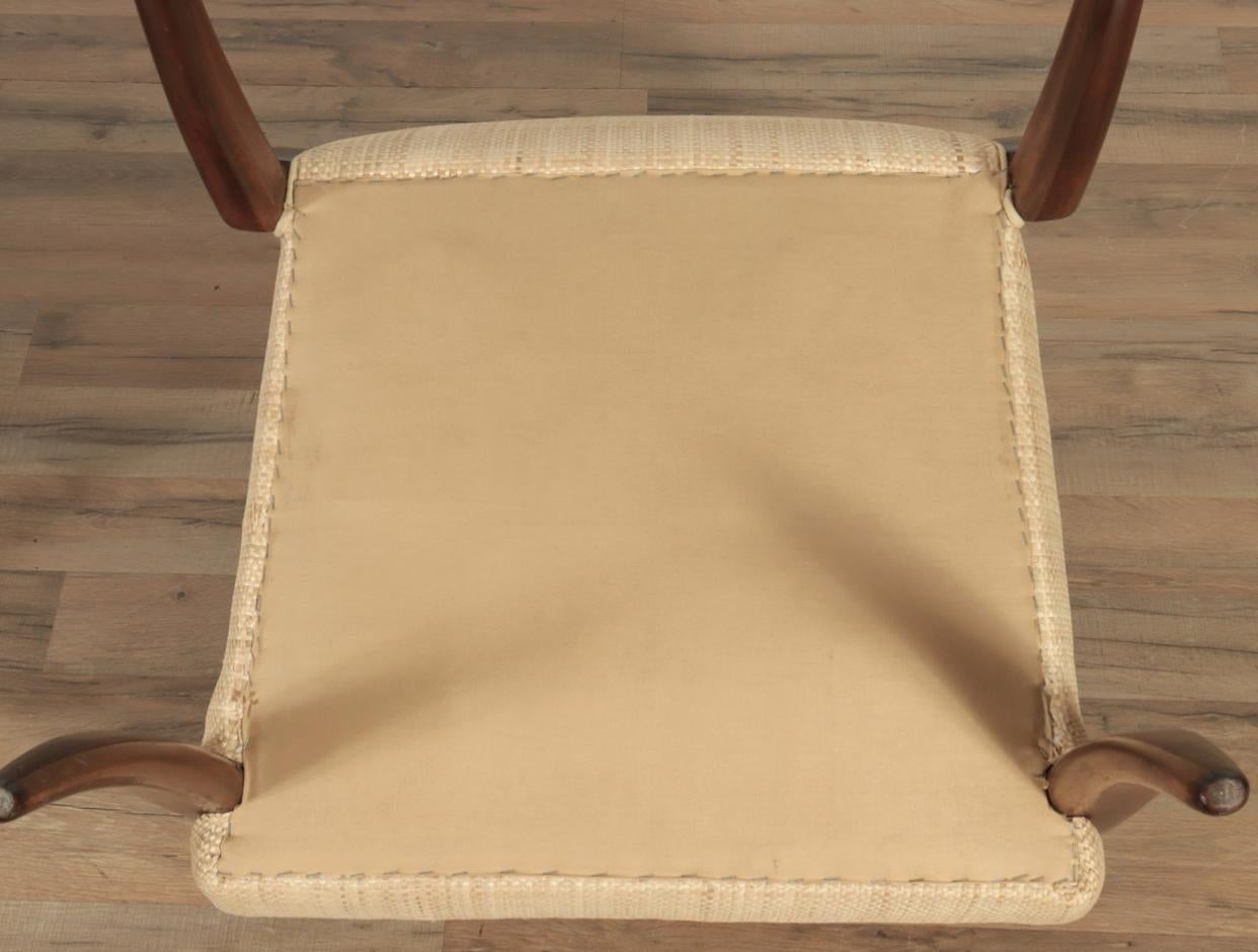 Raphia Fauteuils Art déco en érable foncé et raphia tissé sinueux en vente