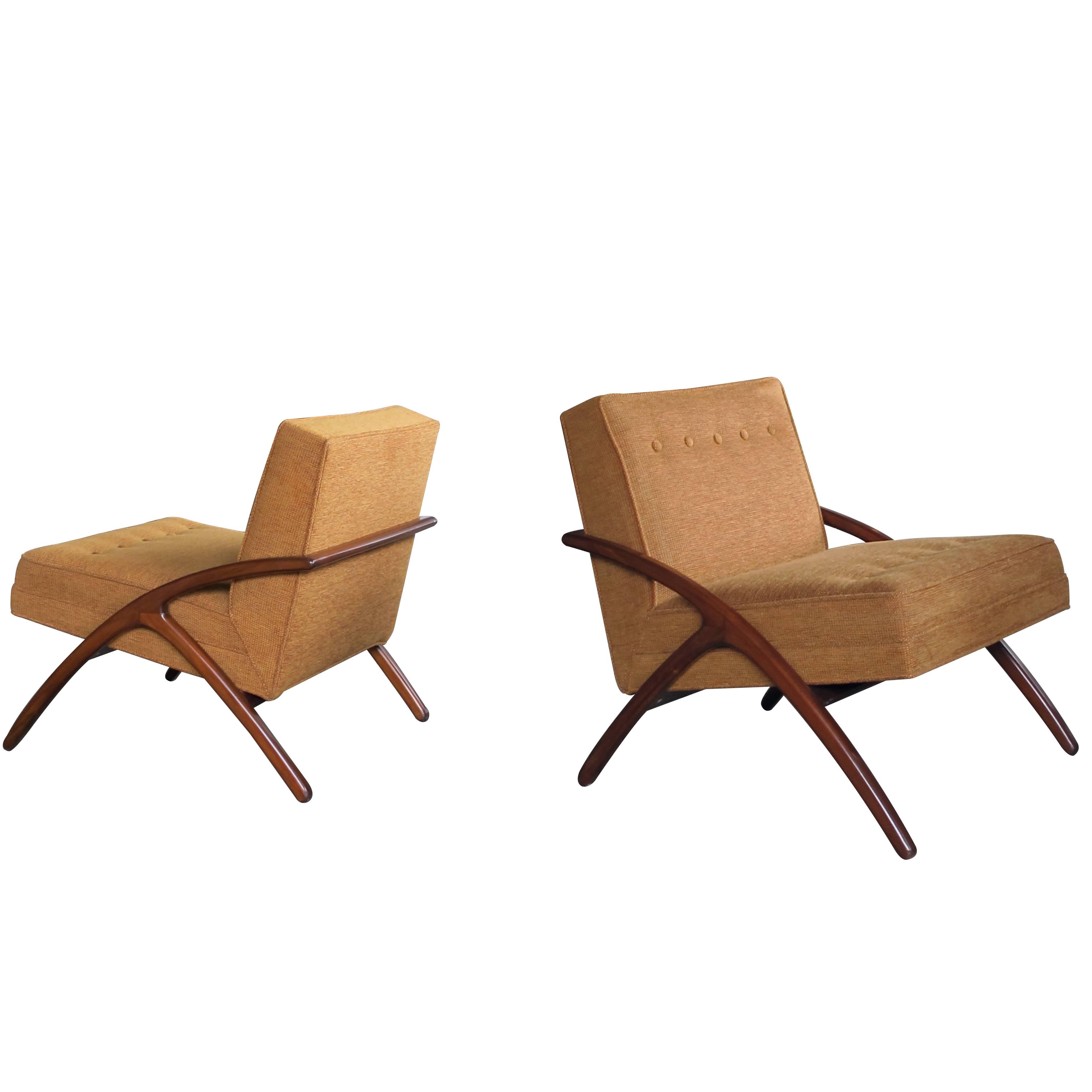 Sleek and Stylish Pair of American 1960s Ash Grasshopper Chairs