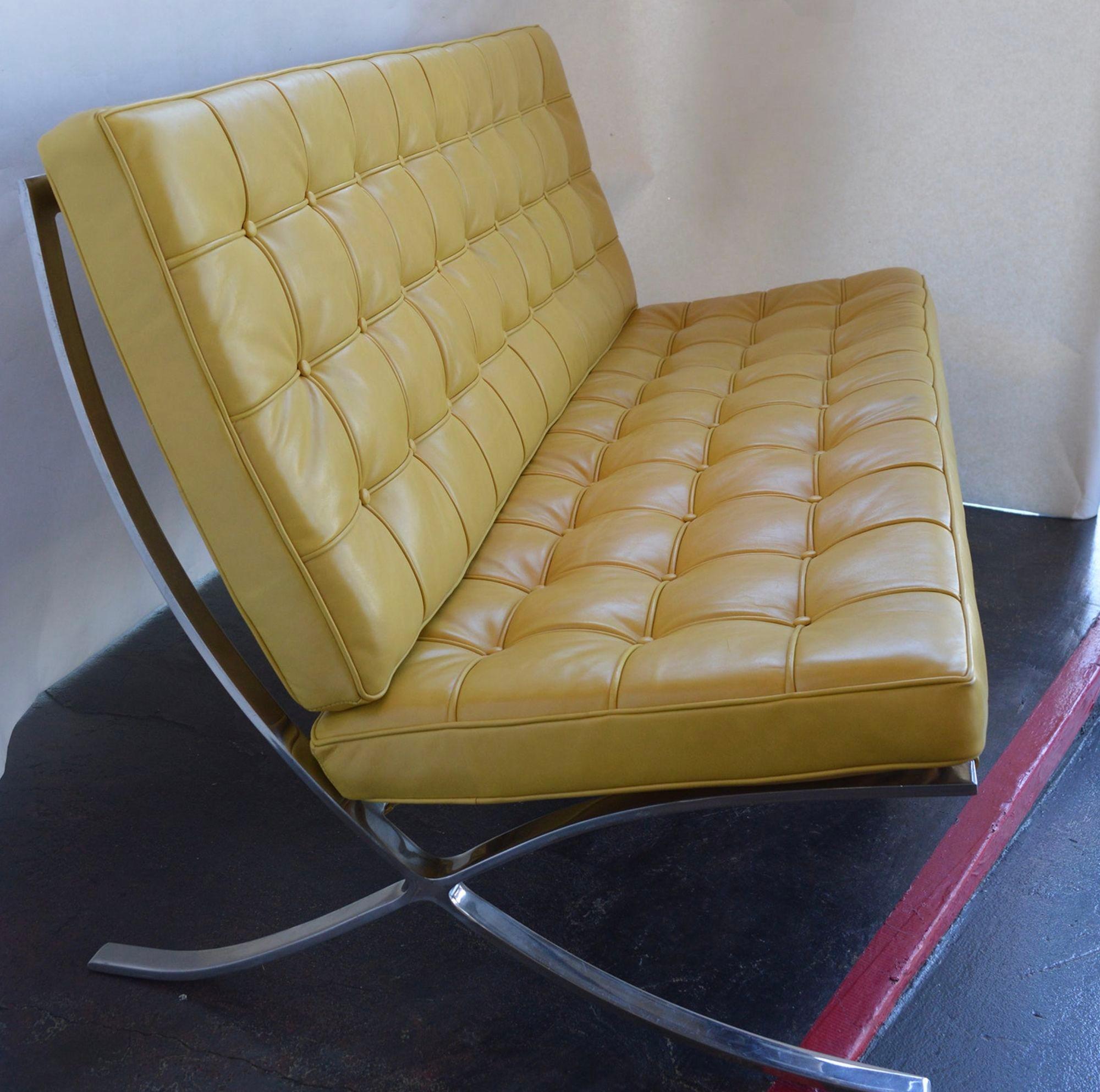 Mid-Century Modern Canapé épuré Barcelona, c. 1970' s en vente