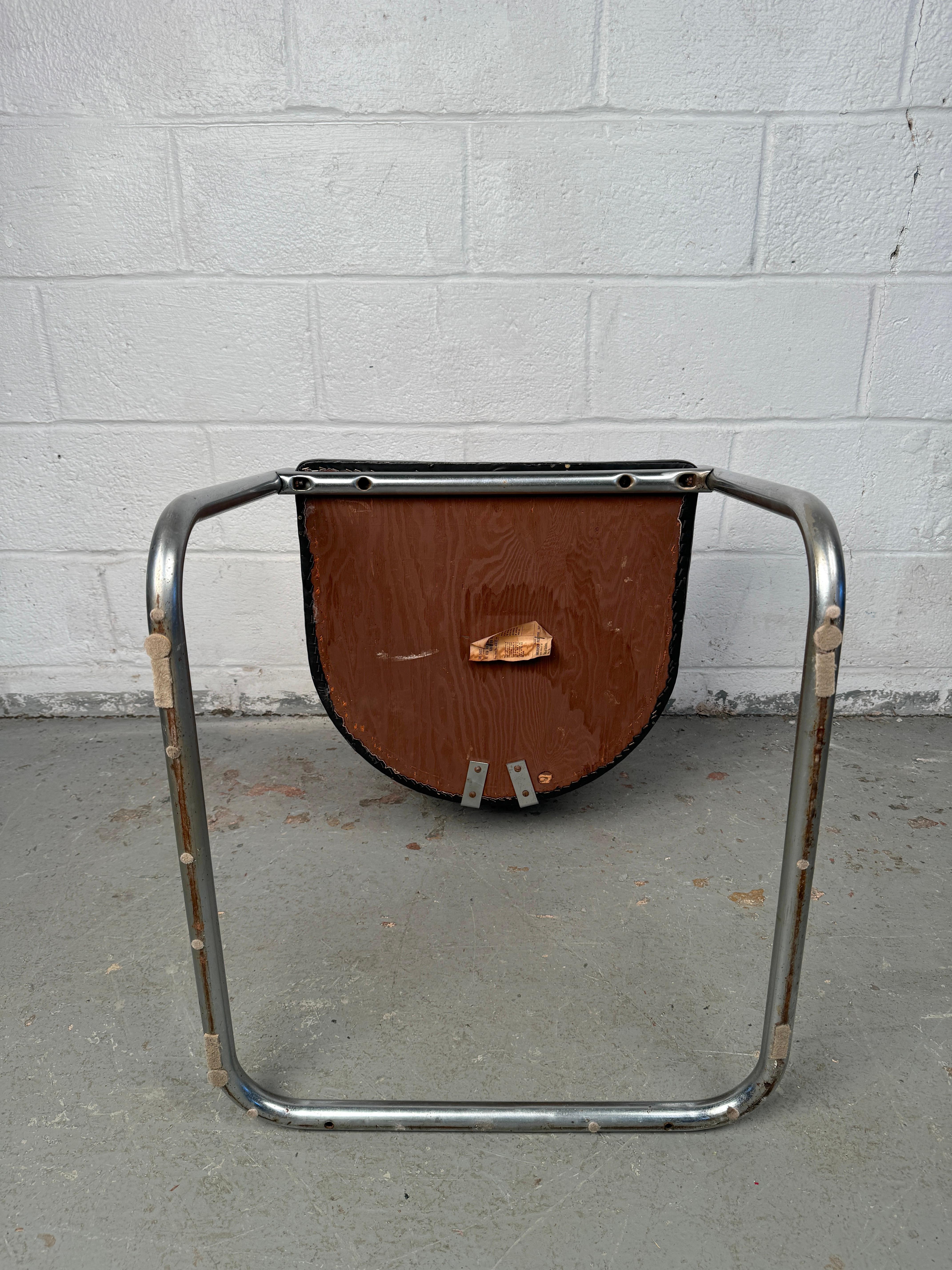 Ensemble de tables B10 du Bauhaus par Marcel Breuer en vente 10