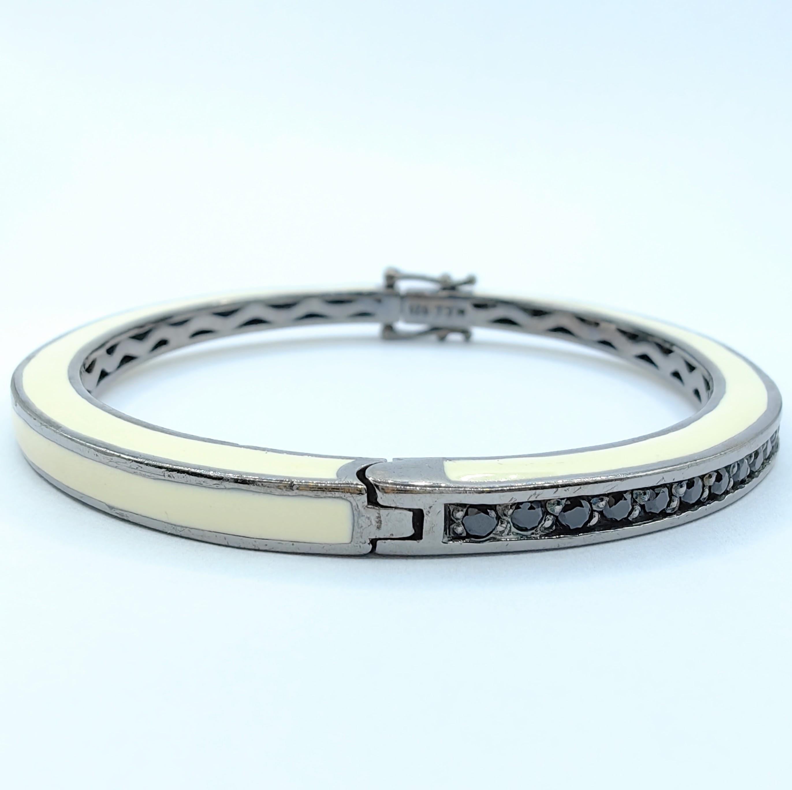Elegantes Armband aus schwarzem Saphir und Off-White-Emaille aus Sterling Silber (Rundschliff)
