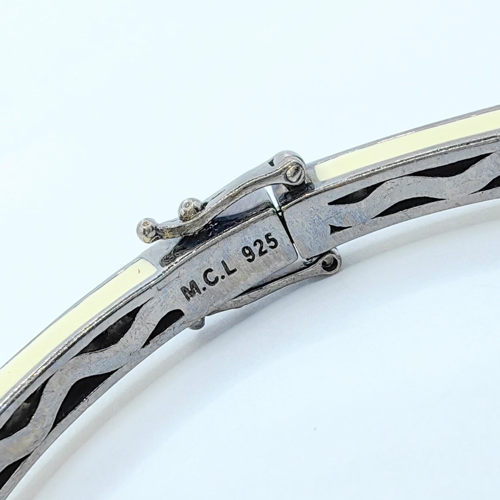 Elegantes Armband aus schwarzem Saphir und Off-White-Emaille aus Sterling Silber im Zustand „Neu“ in Wan Chai District, HK