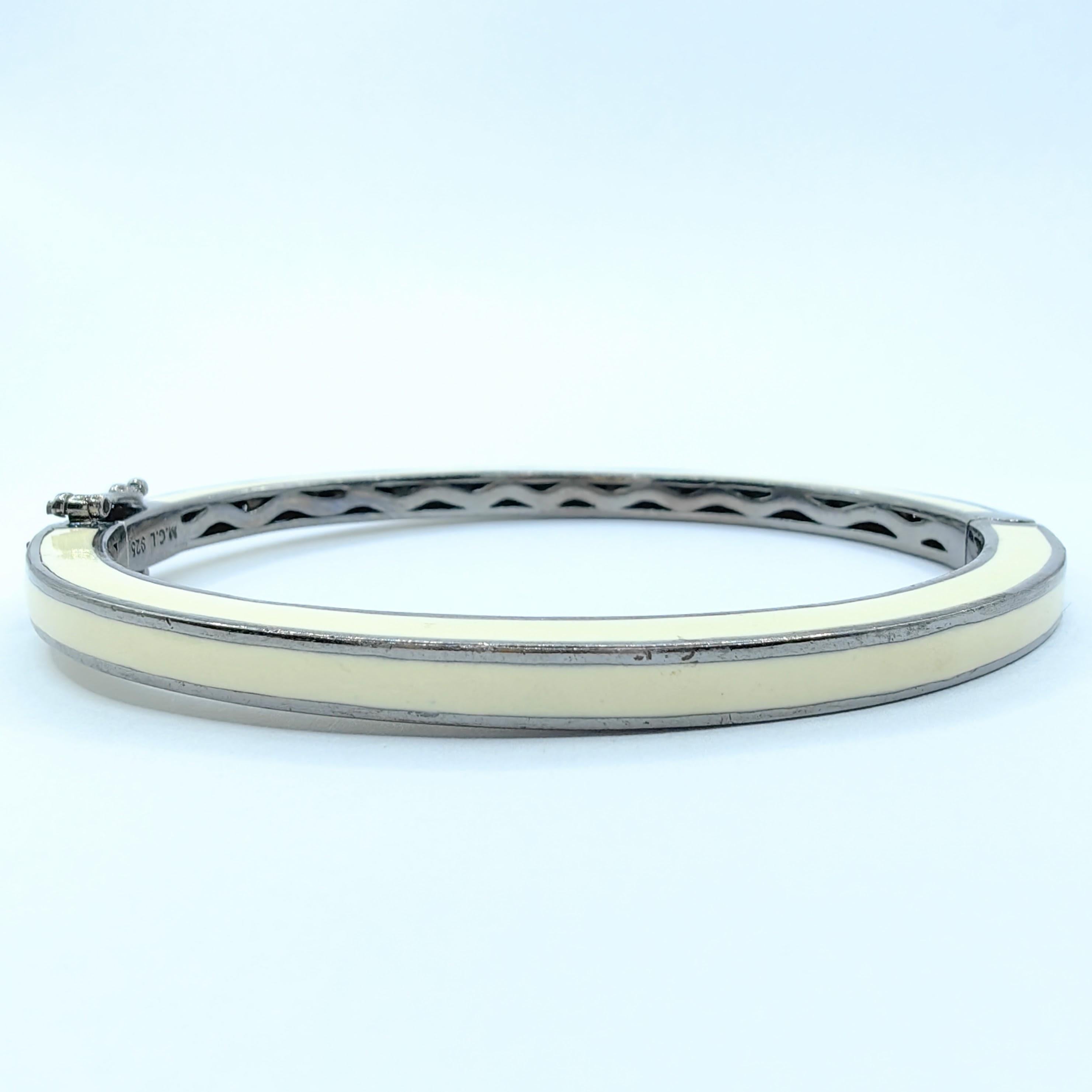 Elegantes Armband aus schwarzem Saphir und Off-White-Emaille aus Sterling Silber für Damen oder Herren