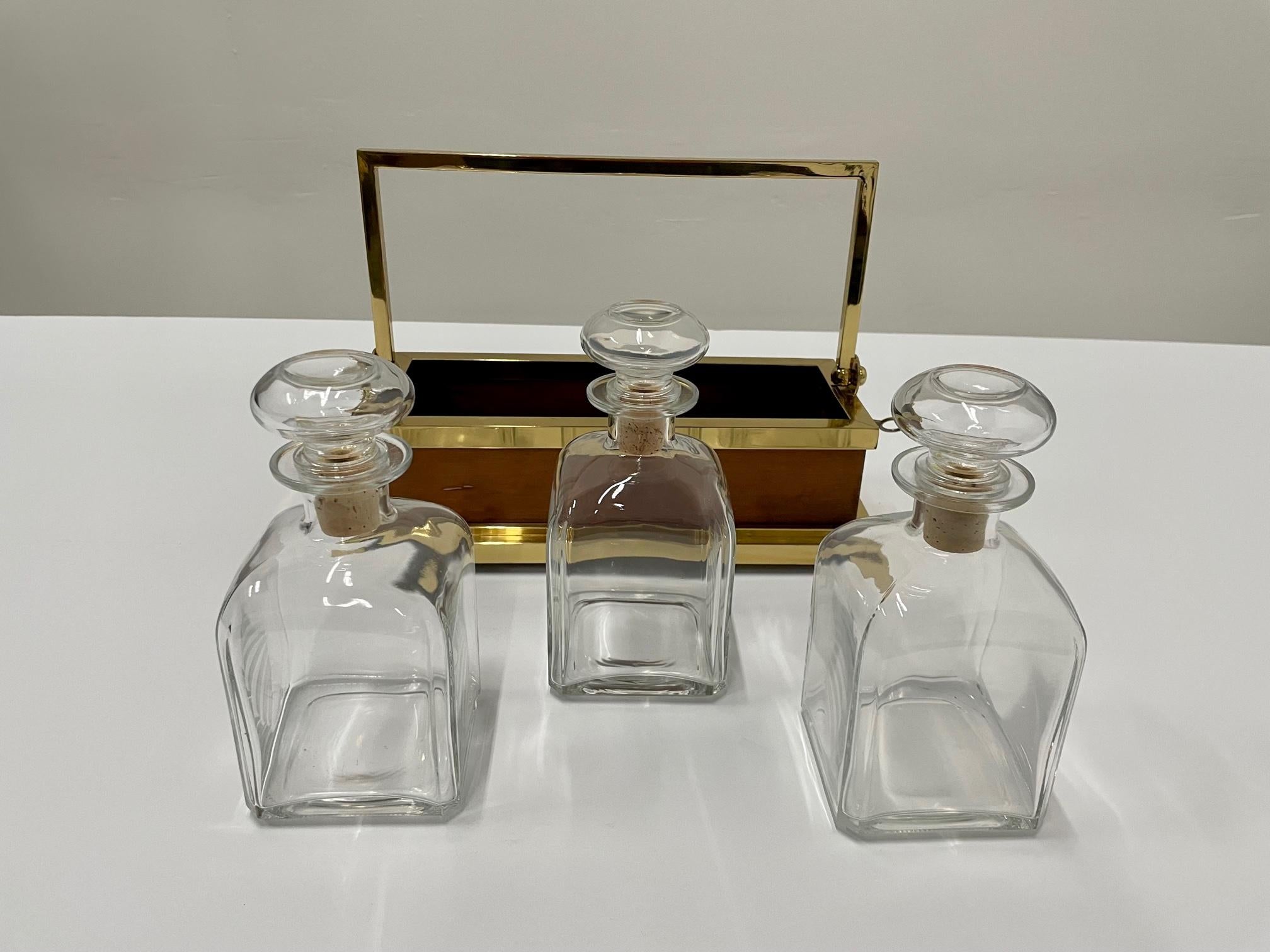 Sleek Brass & Mahogany Set of 3 Glass Liquor Decanters Tantalus In Good Condition In Hopewell, NJ