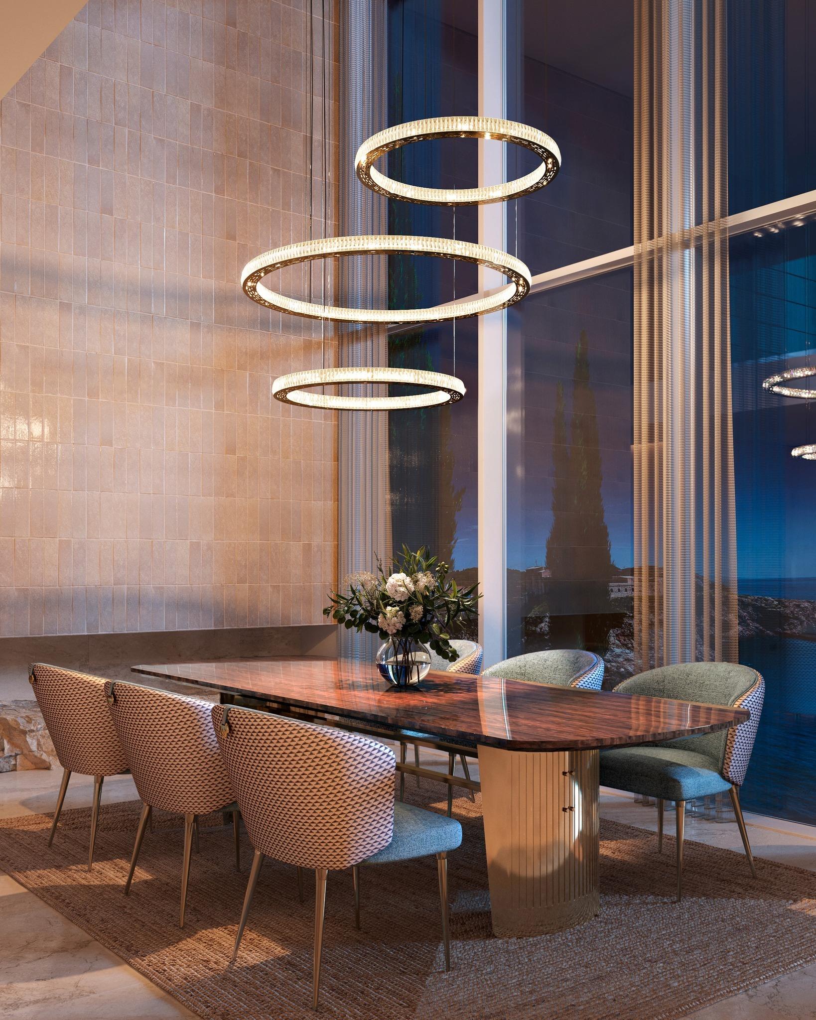XXI secolo e contemporaneo Elegante lampadario a sospensione circolare con cristalli a un piano/rame placcato in vendita