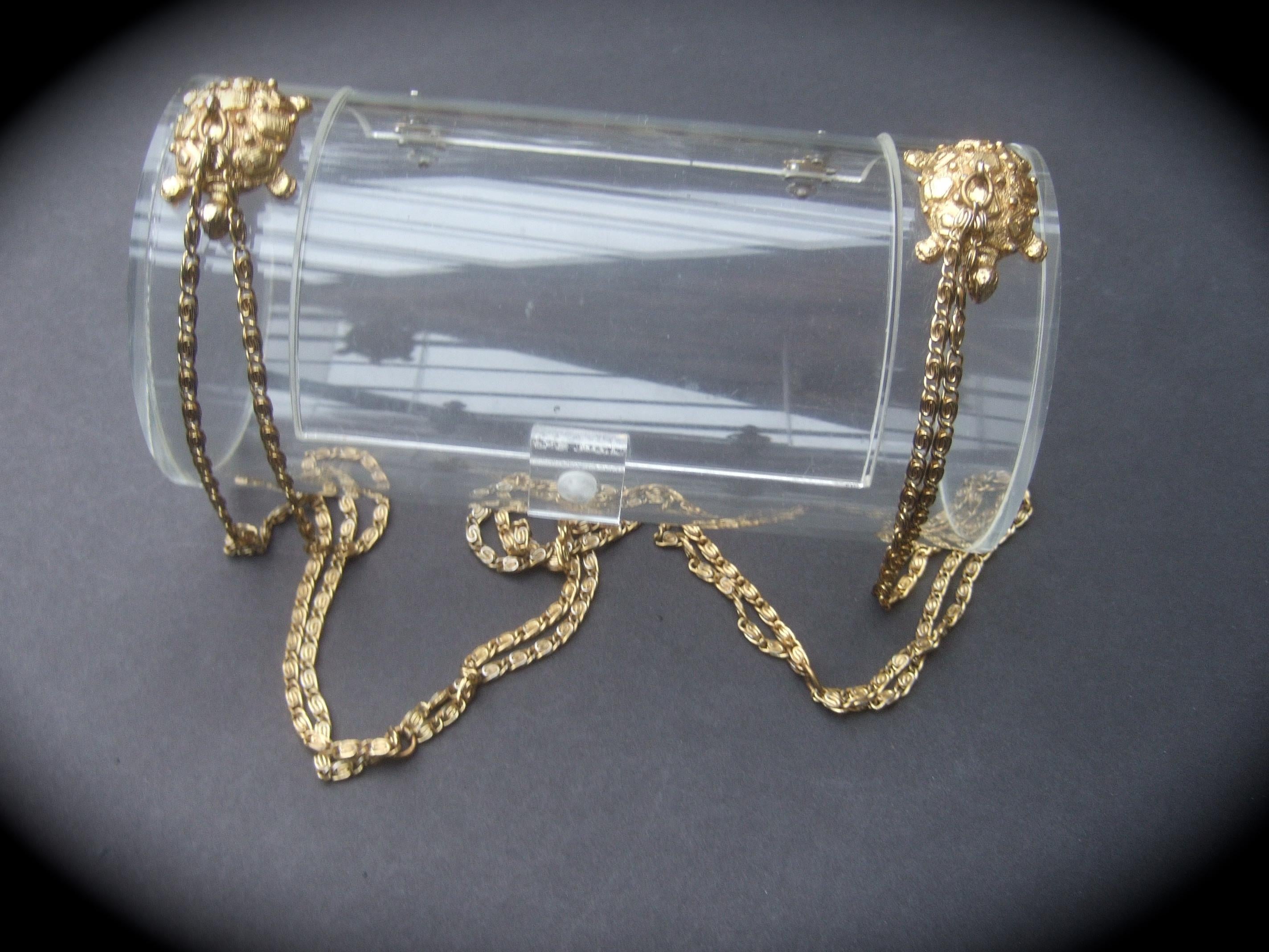 Sleek Clear Lucite Cylinder Turtle Medallion Shoulder Bag c 1970s In Good Condition In University City, MO