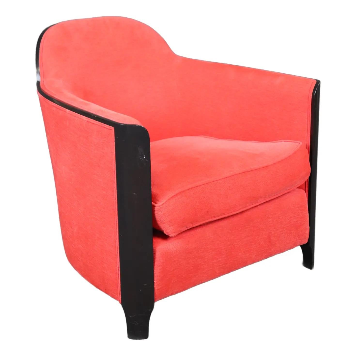 Eleganter ebonisierter Art-Déco-Clubsessel mit roter Polsterung aus der Ära der 1930er Jahre im Zustand „Gut“ im Angebot in Swedesboro, NJ