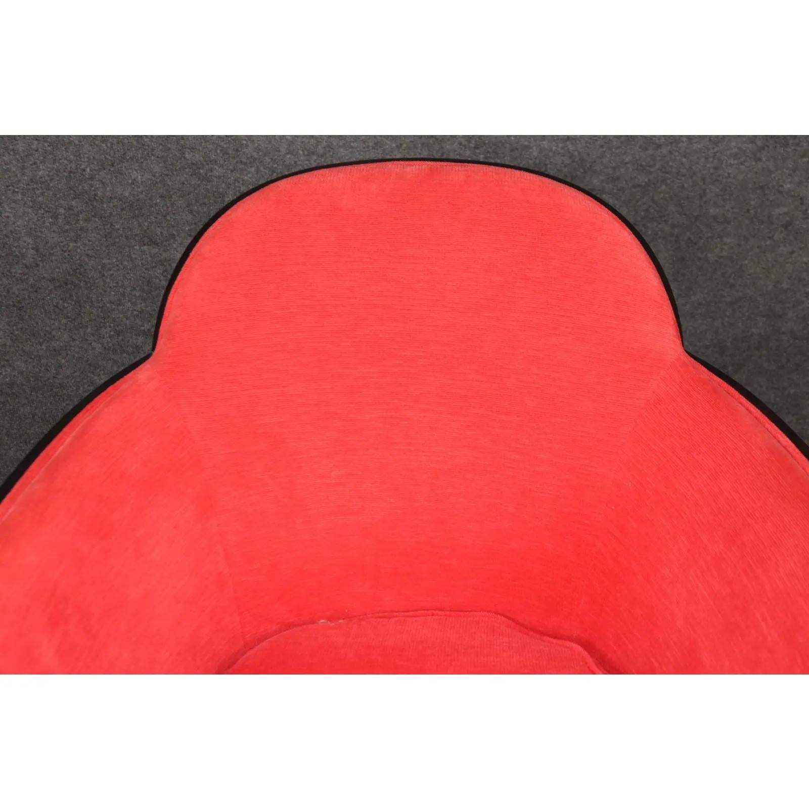 Eleganter ebonisierter Art-Déco-Clubsessel mit roter Polsterung aus der Ära der 1930er Jahre (Mitte des 20. Jahrhunderts) im Angebot