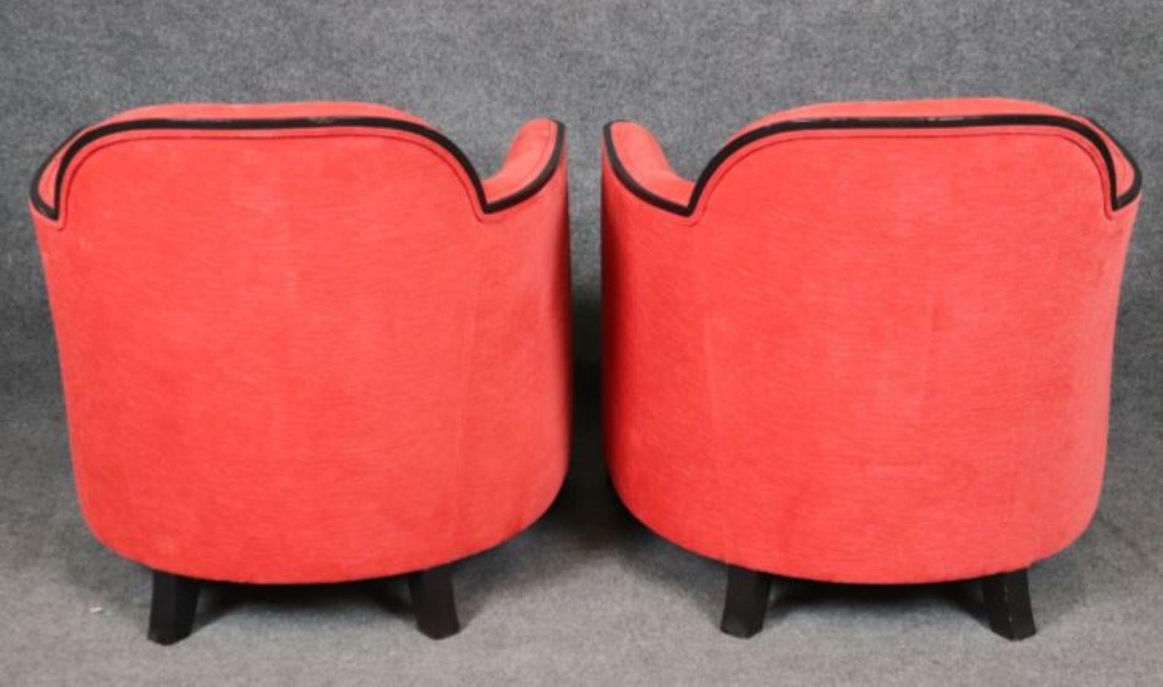French Sleek Pair of Ebonized Art Deco Club Chairs in Red Upholstery Circa 1930s Era For Sale