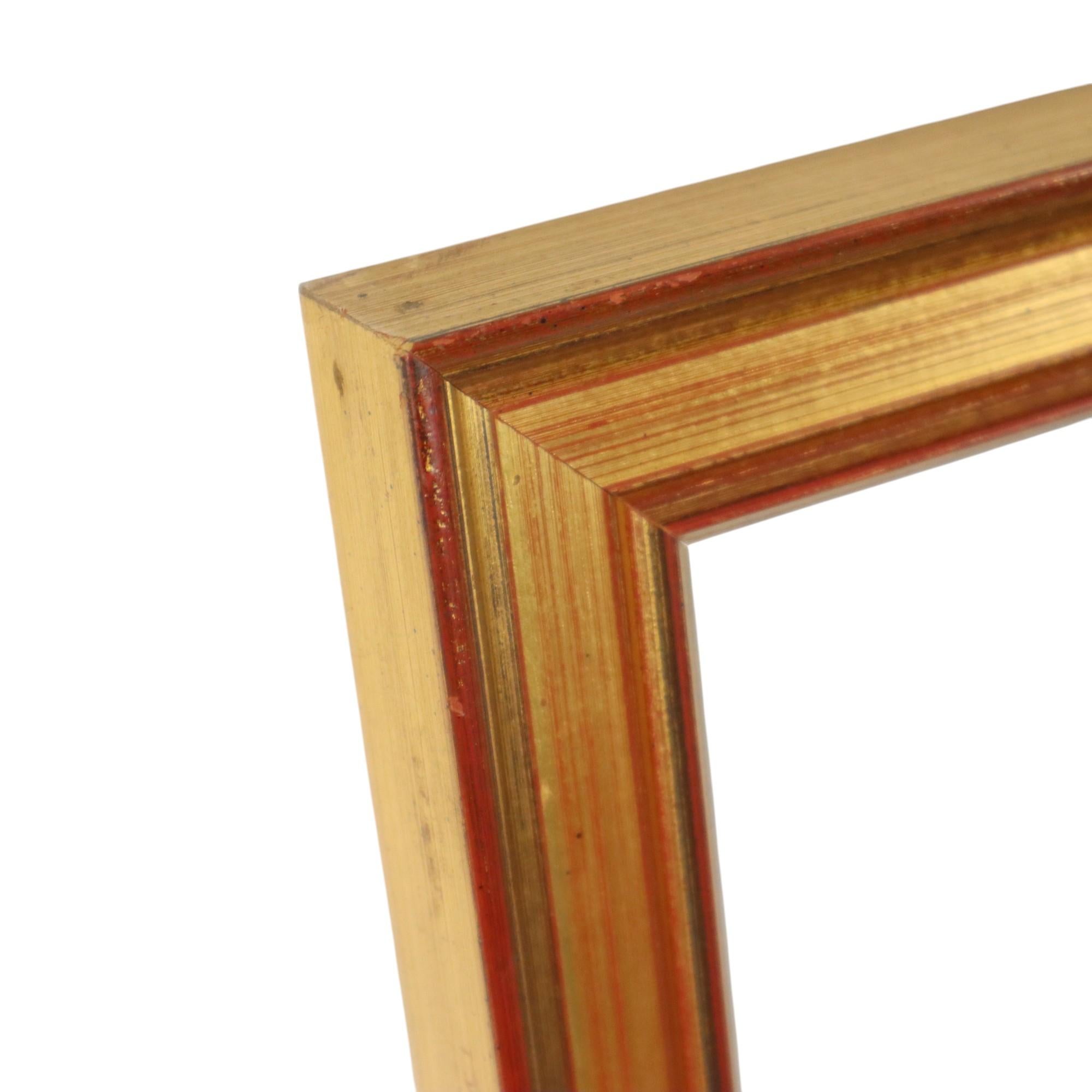 Late 20th Century Sleek Gold Frame Classic Wooden Frame Gilded 53x43cm For Sale