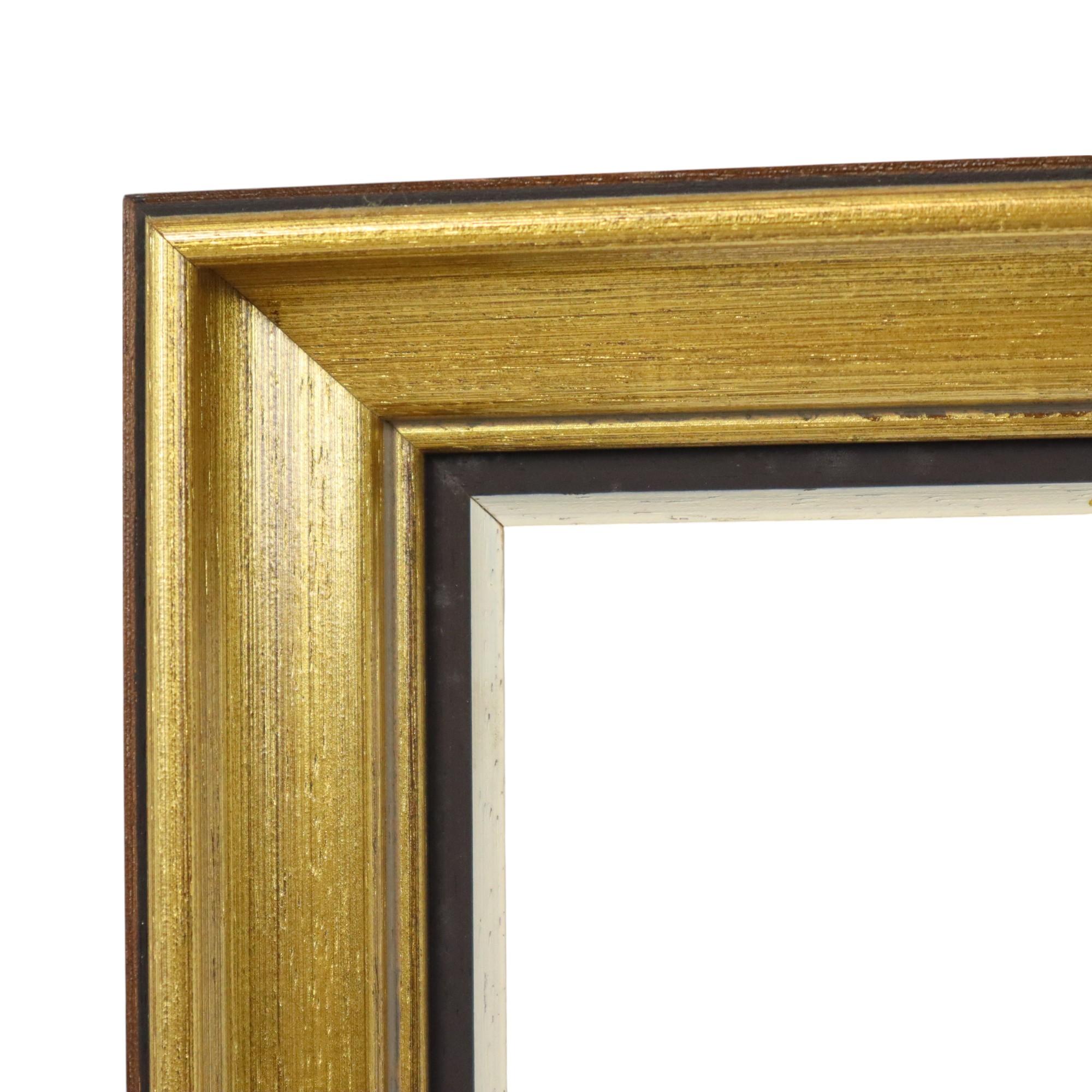 Late 20th Century Sleek Golden Wooden Frame Painting Frame Classic 58x43cm For Sale