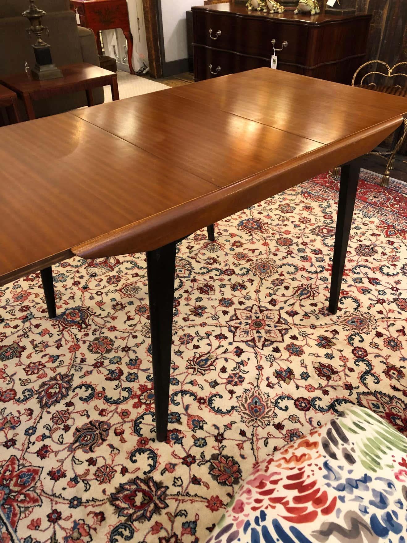 apartment size round dining table