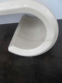 Schlanker Couchtisch im Karl-Springer-Stil