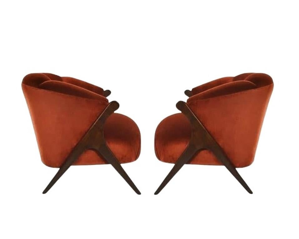 Américain Karpen of California Barrel Lounge Chairs en vente