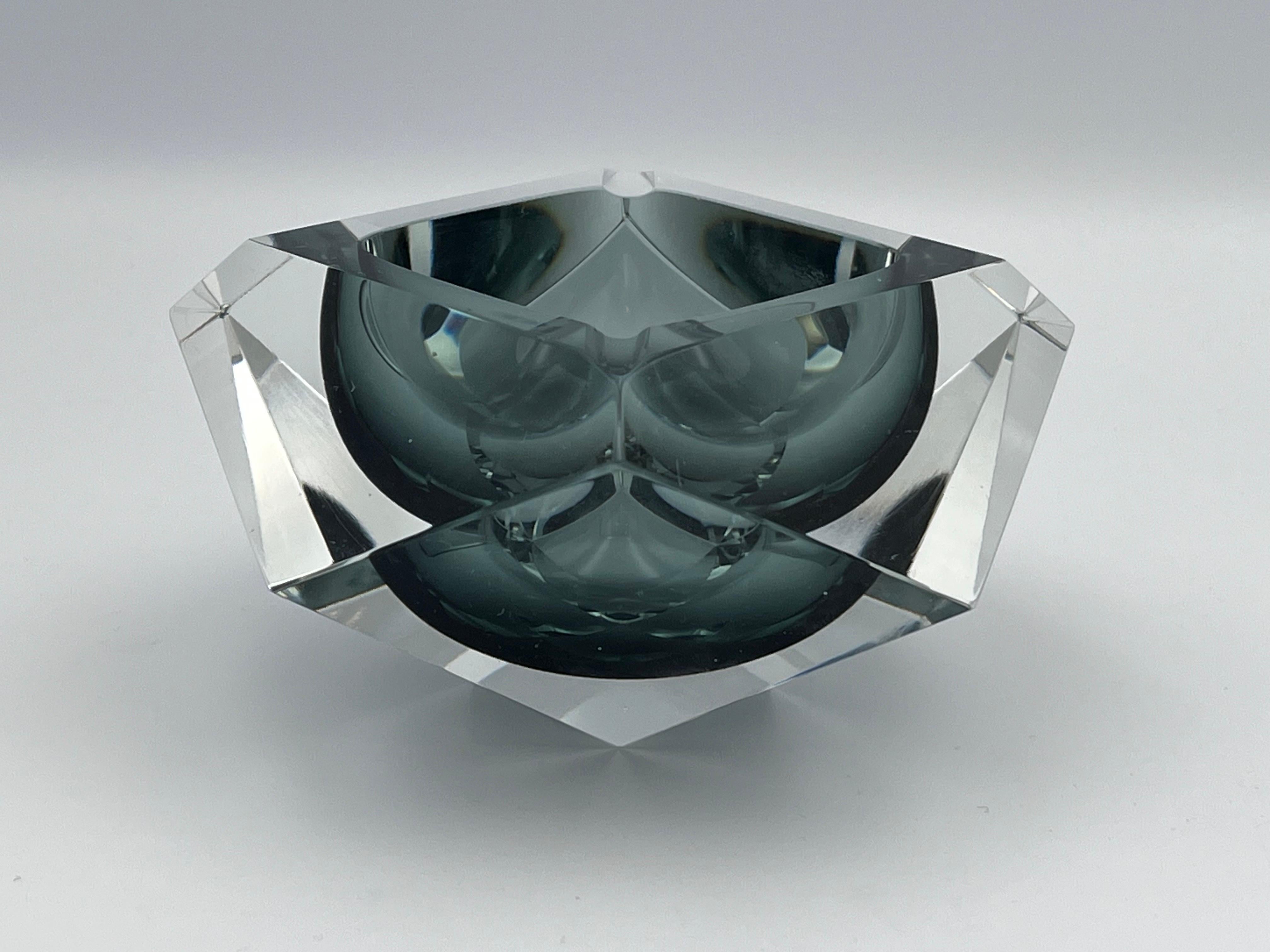 Elegante posacenere in vetro e cristallo MCM di metà secolo / Vide Poche con interno grigio blu in vendita 1